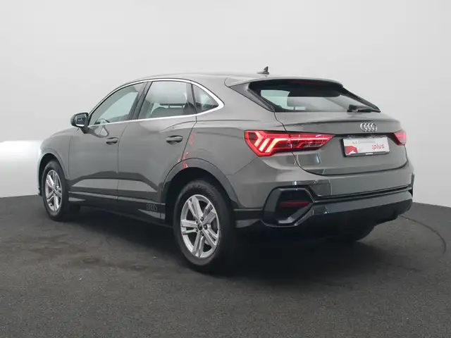 Audi Q3 view 6