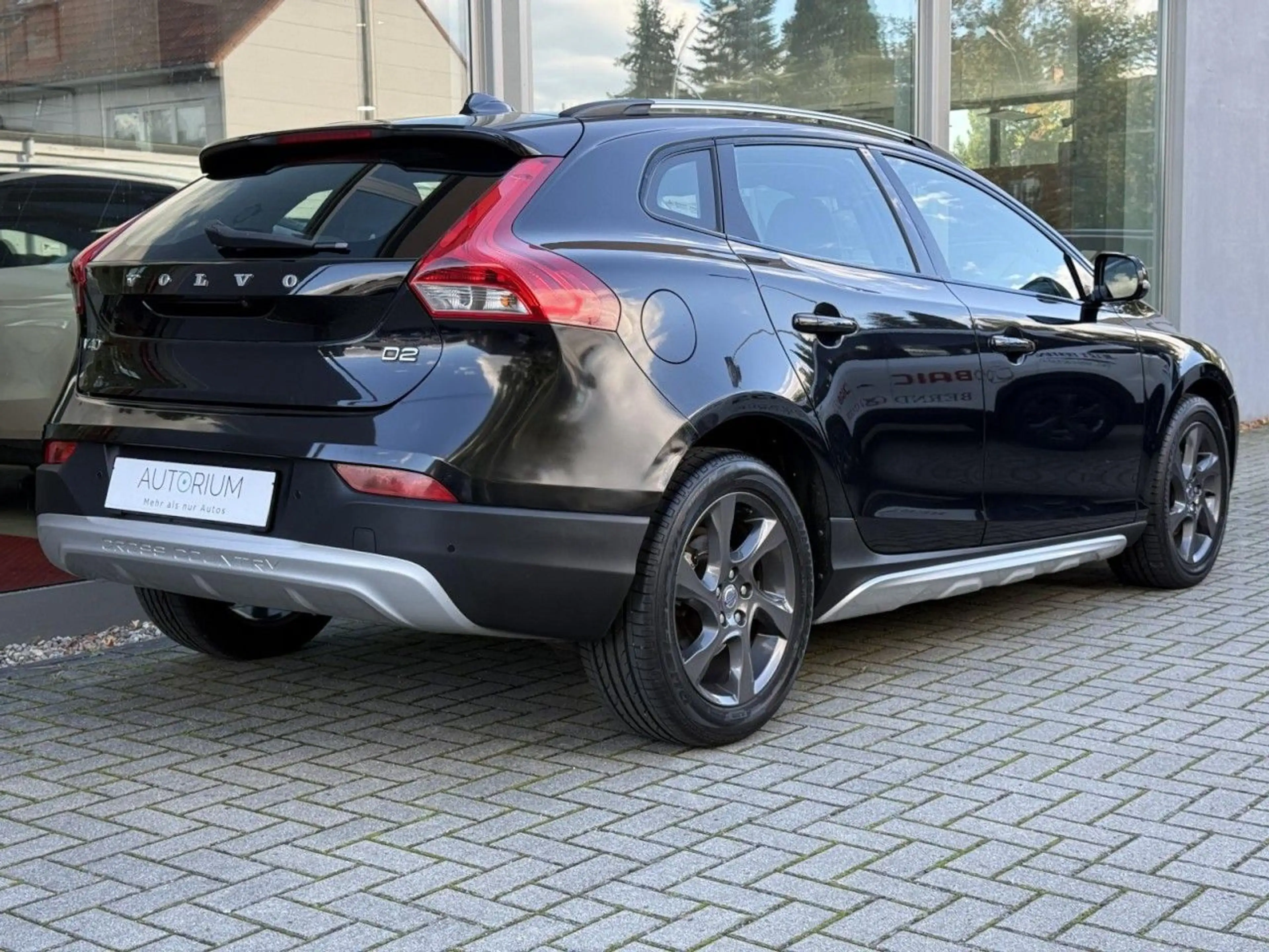 Volvo V40 Cross Country Momentum KAM SZHZG TEMP LM FEL — photo 6