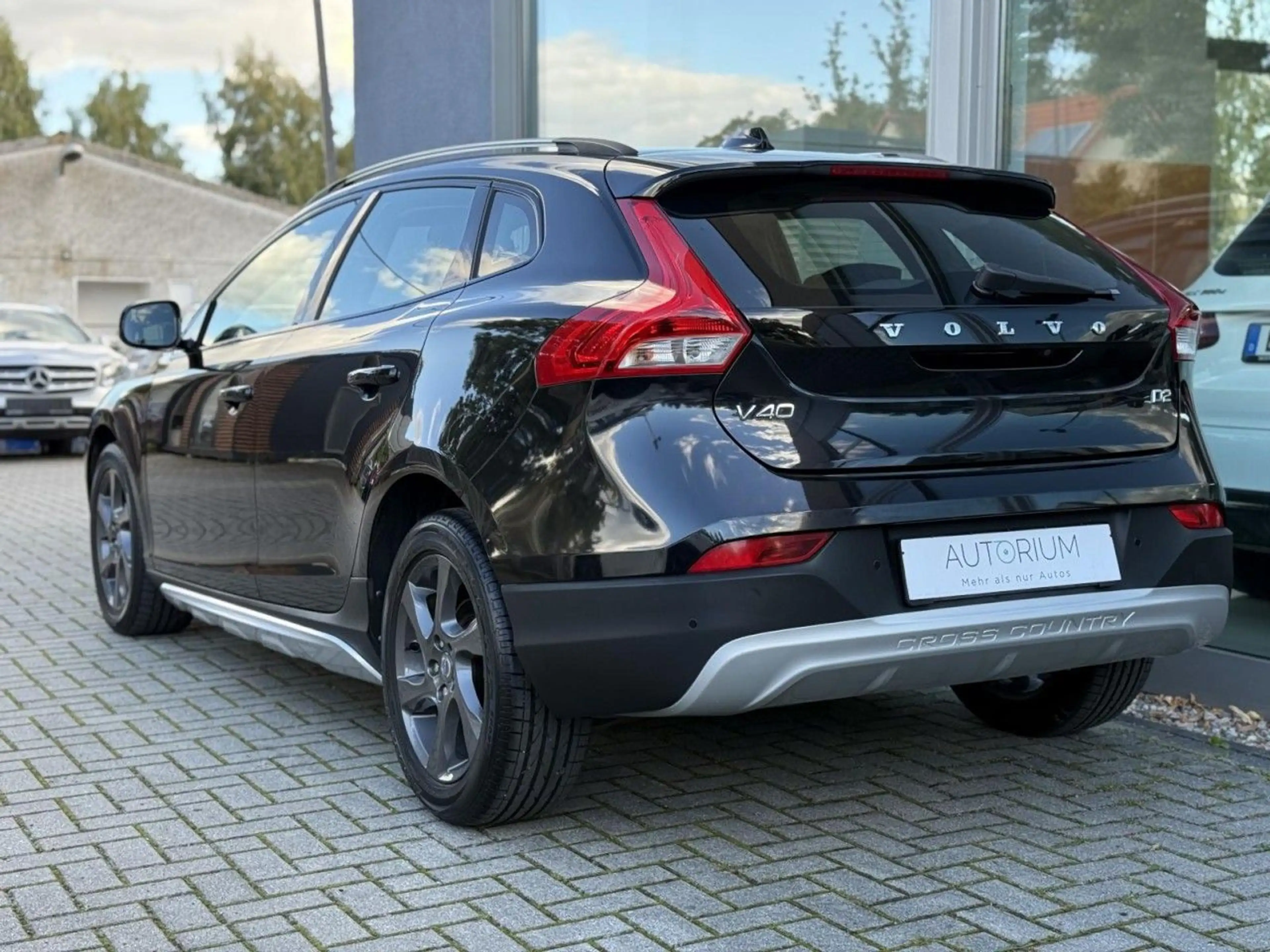 Volvo V40 Cross Country Momentum KAM SZHZG TEMP LM FEL — photo 4