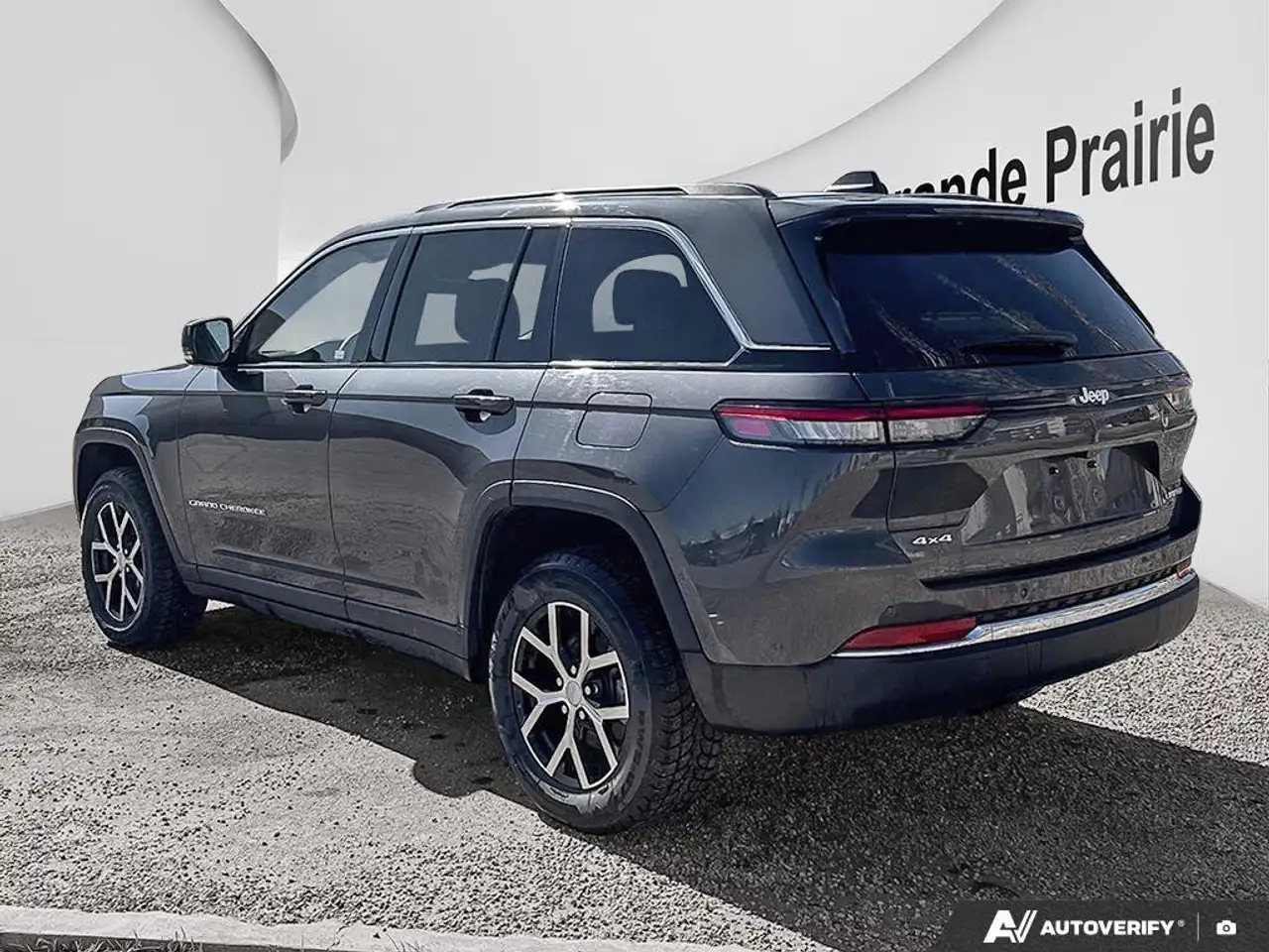 Jeep Grand Cherokee снимка Jeep Grand Cherokee