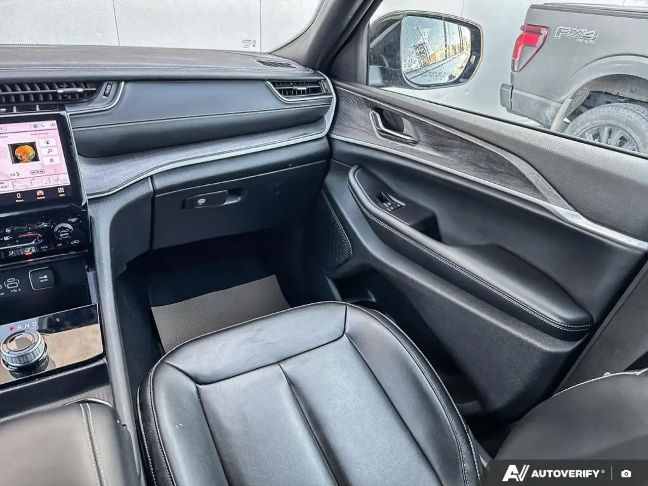 Jeep Grand Cherokee снимка Jeep Grand Cherokee