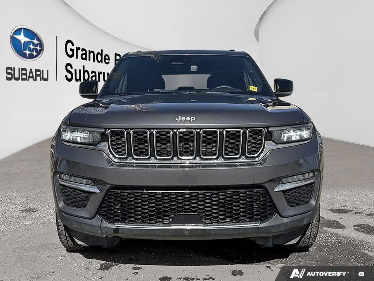 Jeep Grand Cherokee снимка Jeep Grand Cherokee