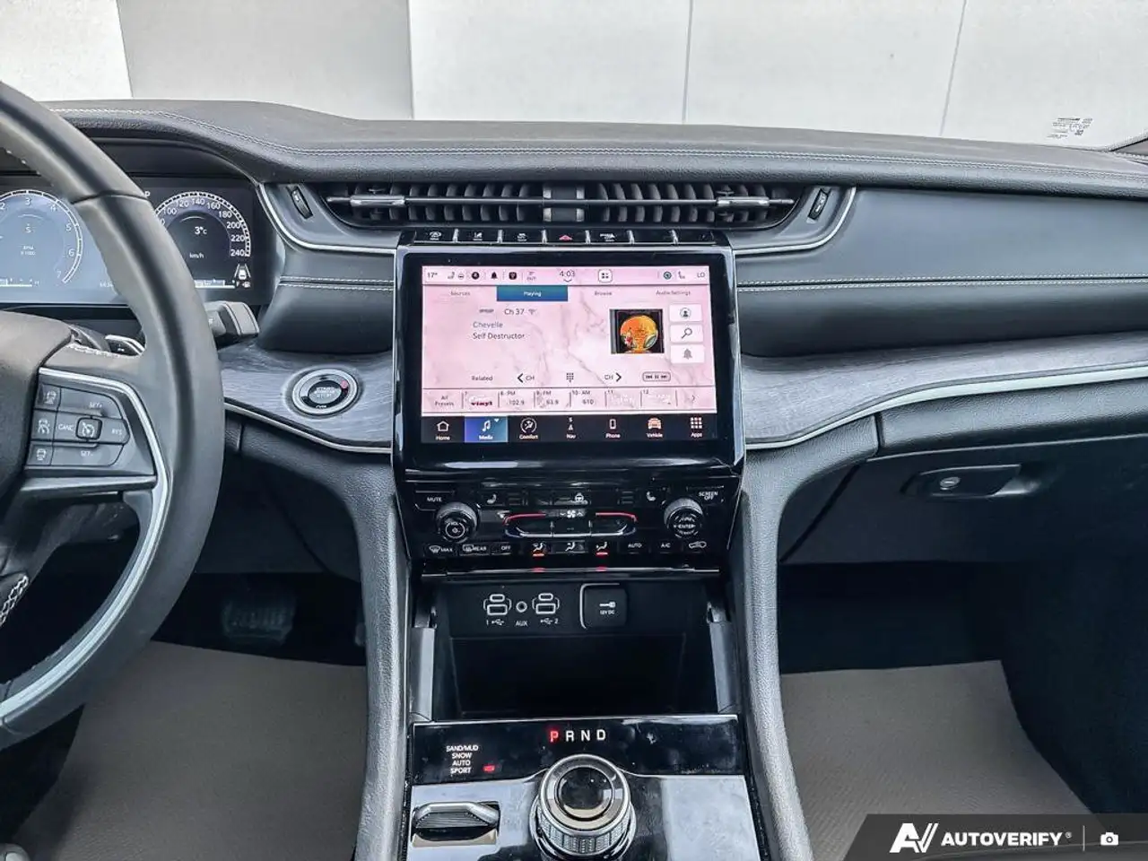 Jeep Grand Cherokee снимка Jeep Grand Cherokee