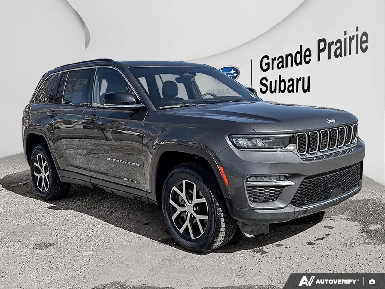 Jeep Grand Cherokee снимка Jeep Grand Cherokee