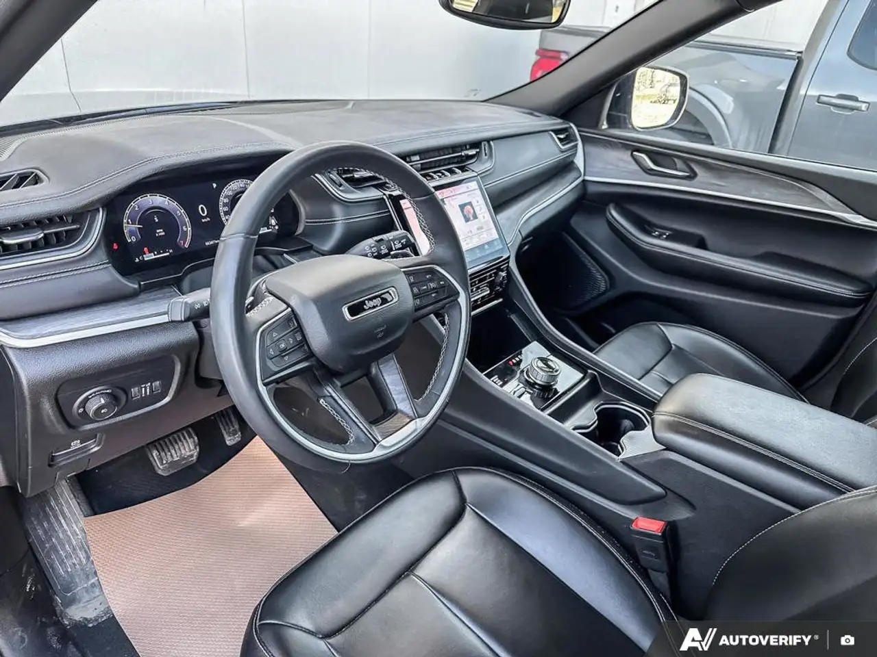 Jeep Grand Cherokee снимка Jeep Grand Cherokee