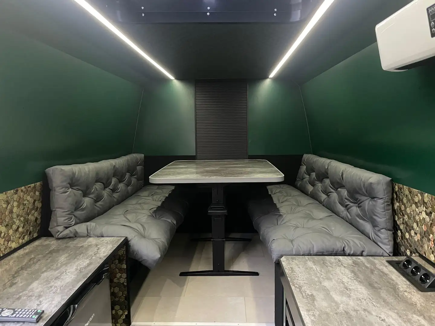 Iveco Daily Wohnmobil / Fernreisemobil / Expeditionsmobil Schwarz - 1