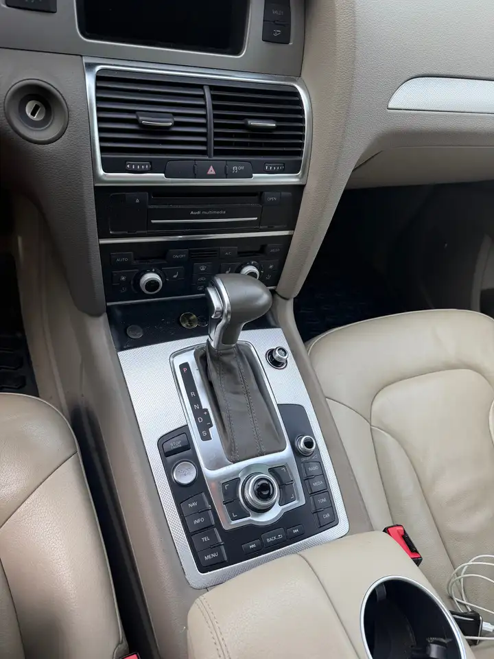 Audi Q7 снимка Audi Q7