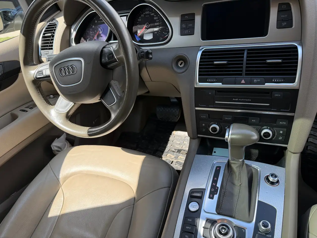 Audi Q7 снимка Audi Q7
