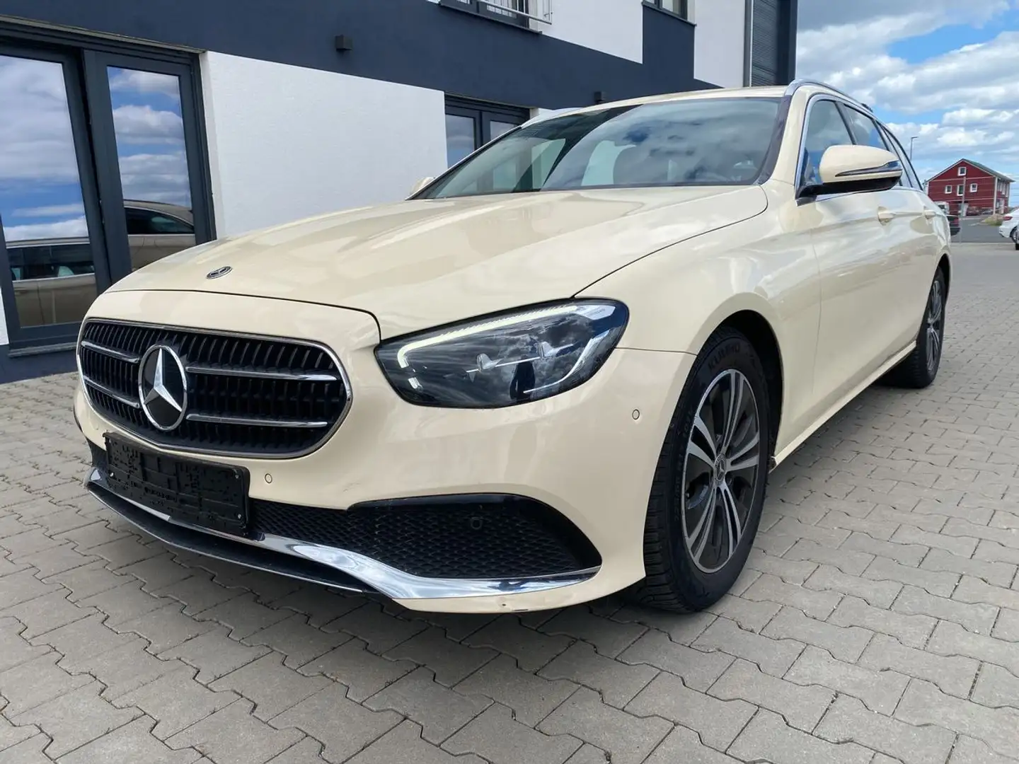 Mercedes-Benz E 200 E200d Kombi KAMERA 1HAND PDC AVANGARDE NAVI TAXI Beige - 1