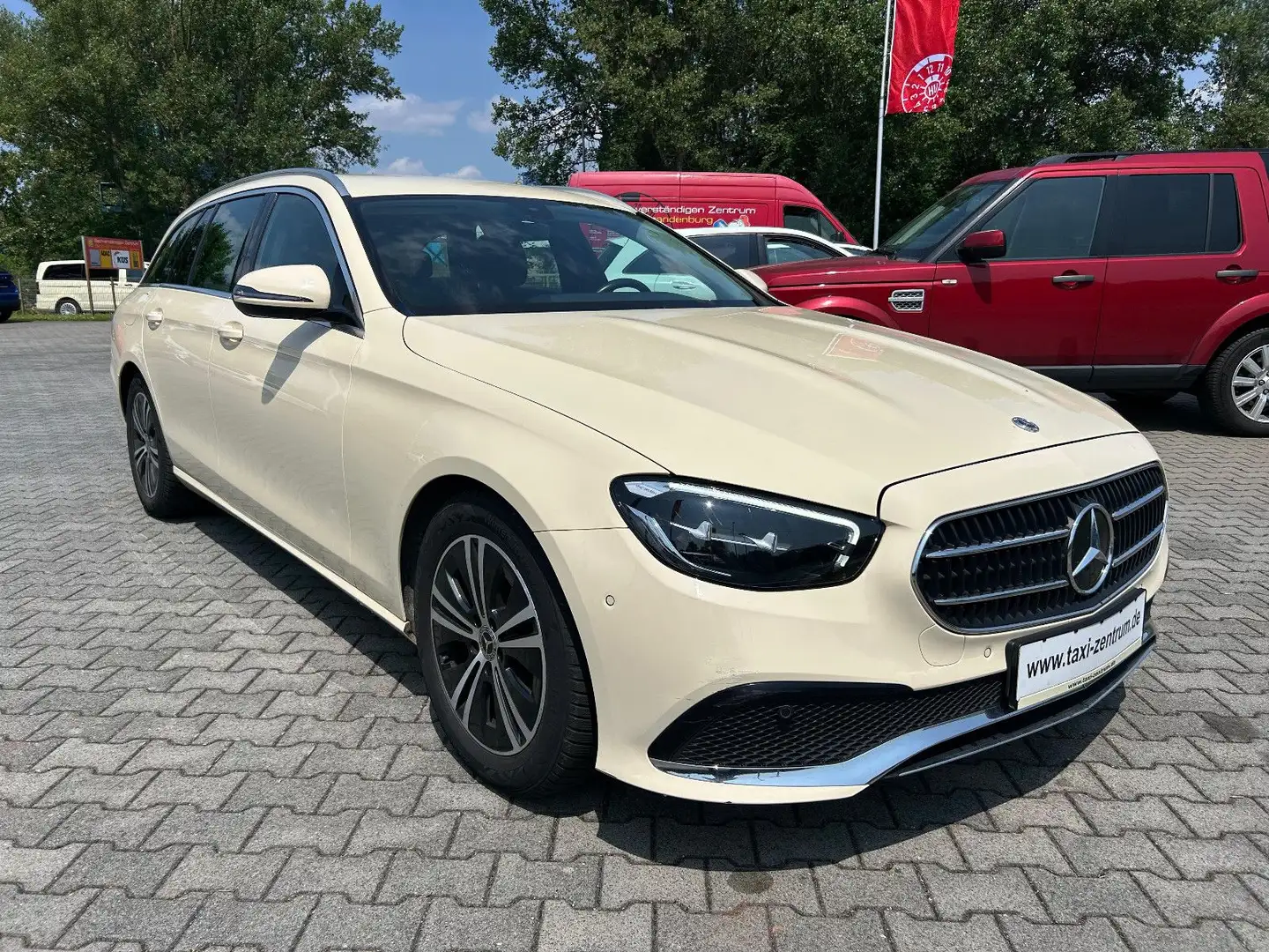 Mercedes-Benz E 200 E200d Kombi KAMERA 1HAND PDC AVANGARDE NAVI TAXI Beige - 2