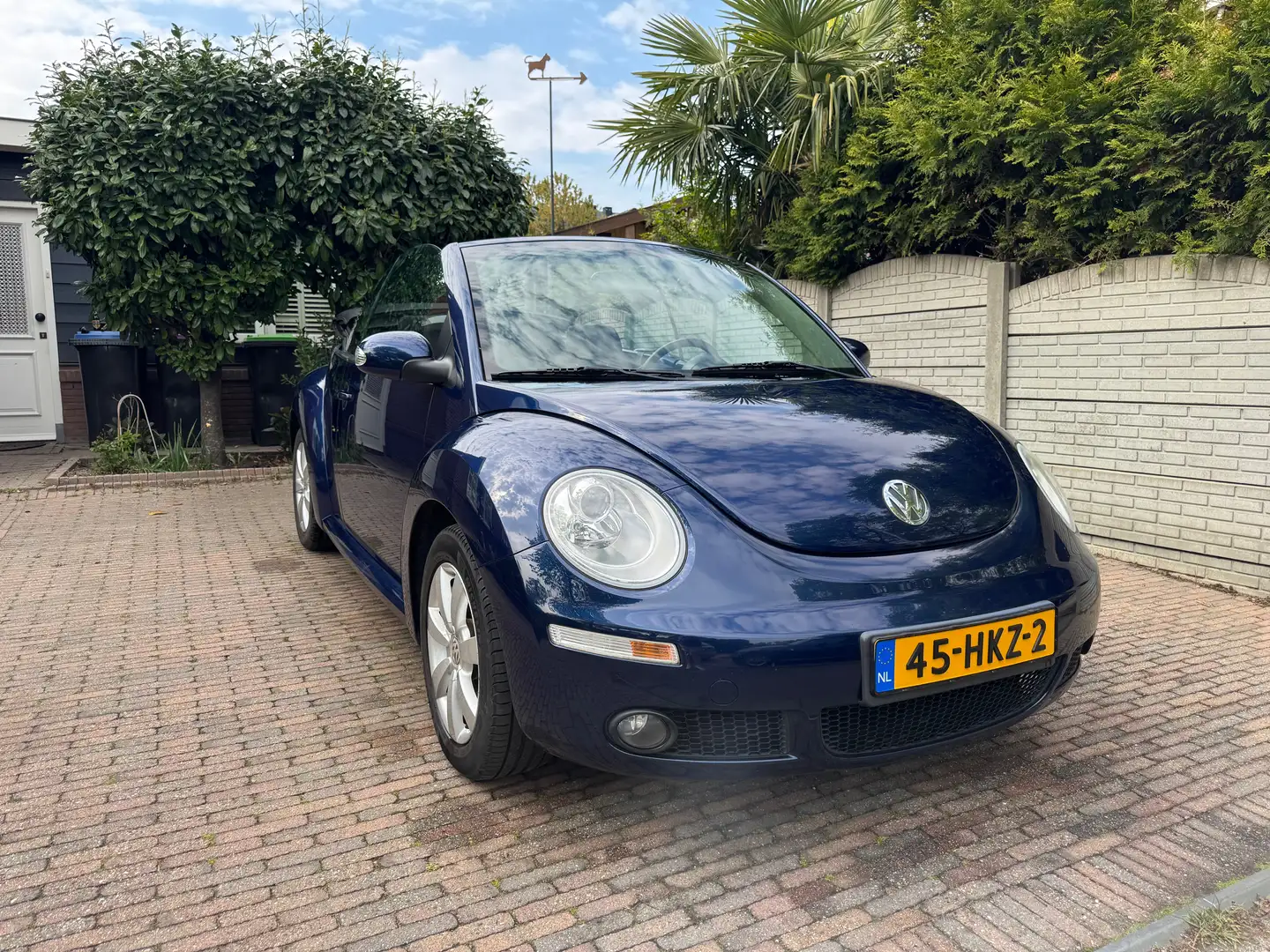 Volkswagen New Beetle New Beetle 1.6 Cabrio Airco Parkeersensoren Blauw - 1