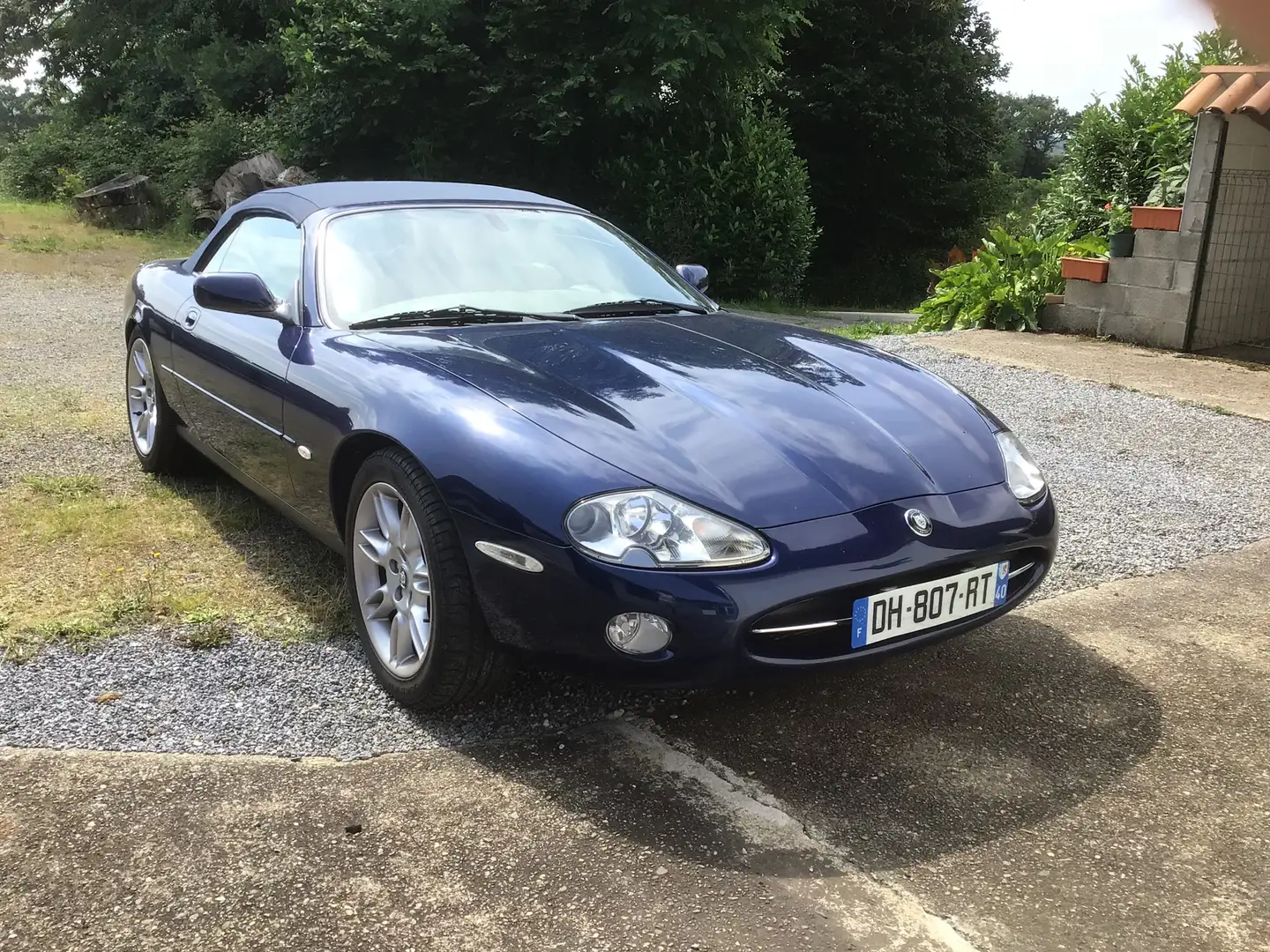 Jaguar XK8 Cabriolet Mavi - 1