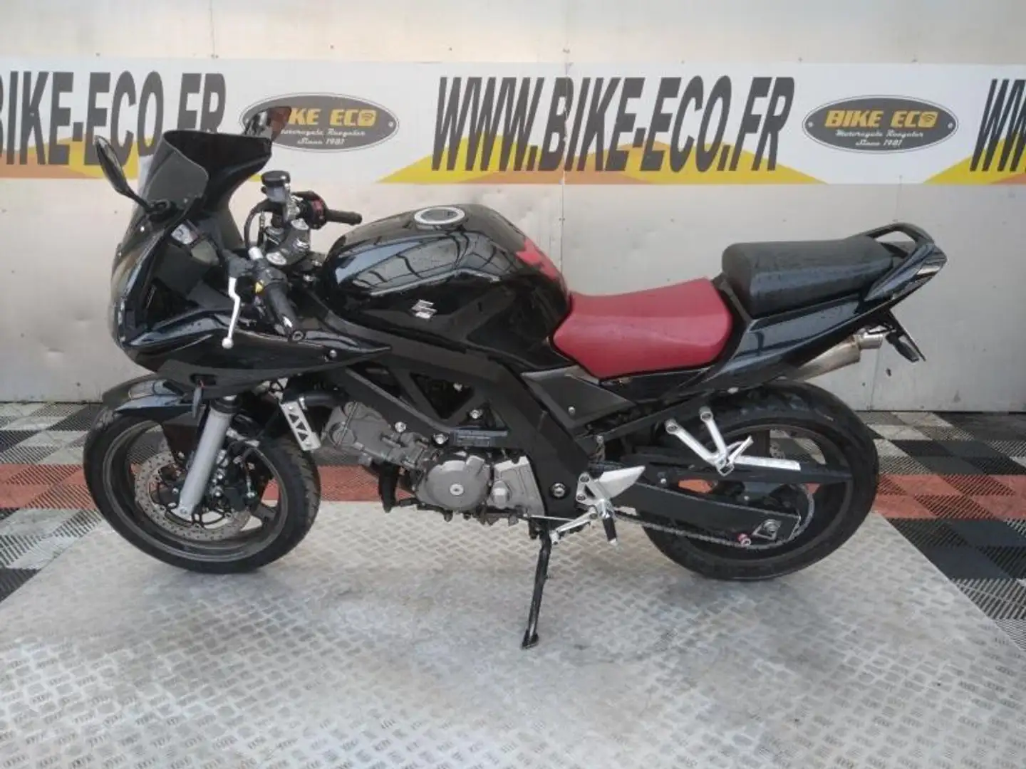 Suzuki SV 650 Noir - 2