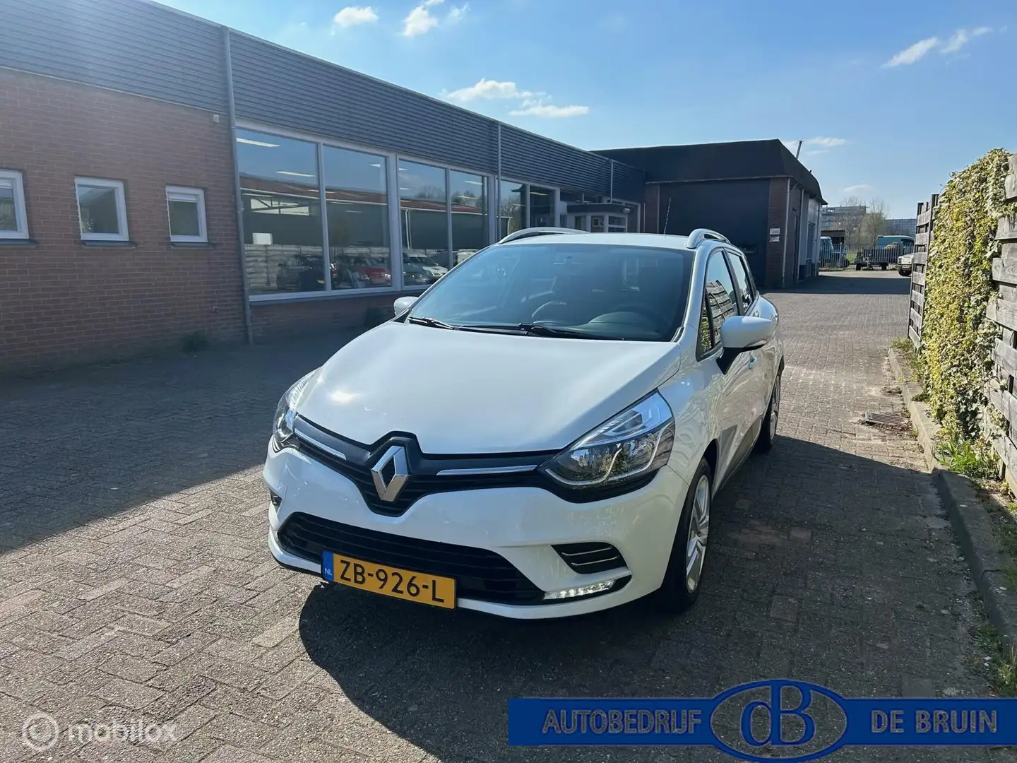 Renault Clio Estate 0.9 TCe Zen Navigatie Blanco - 2