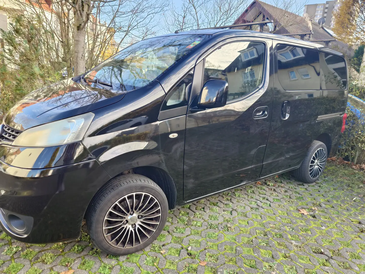 Nissan Evalia NV200 Evalia 1.6 Tekna Schwarz - 2