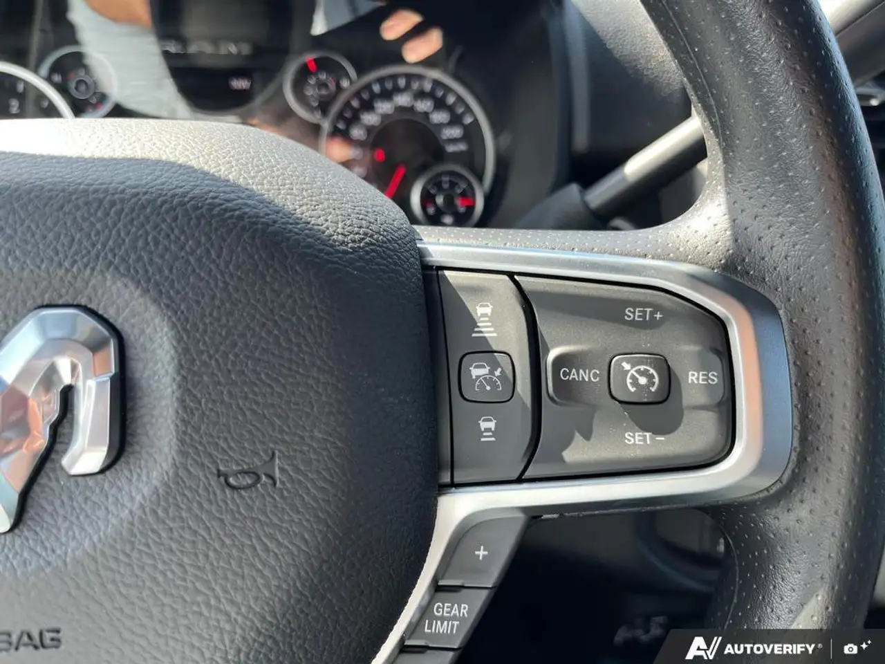 RAM 3500 снимка RAM 3500