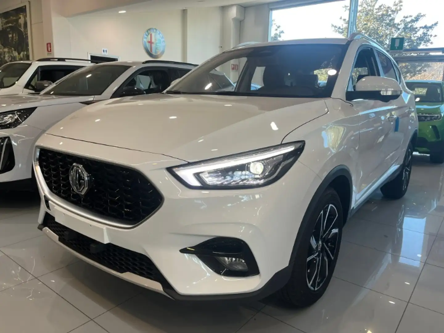 MG ZS 1.5 VTi-tech Luxury Weiß - 1