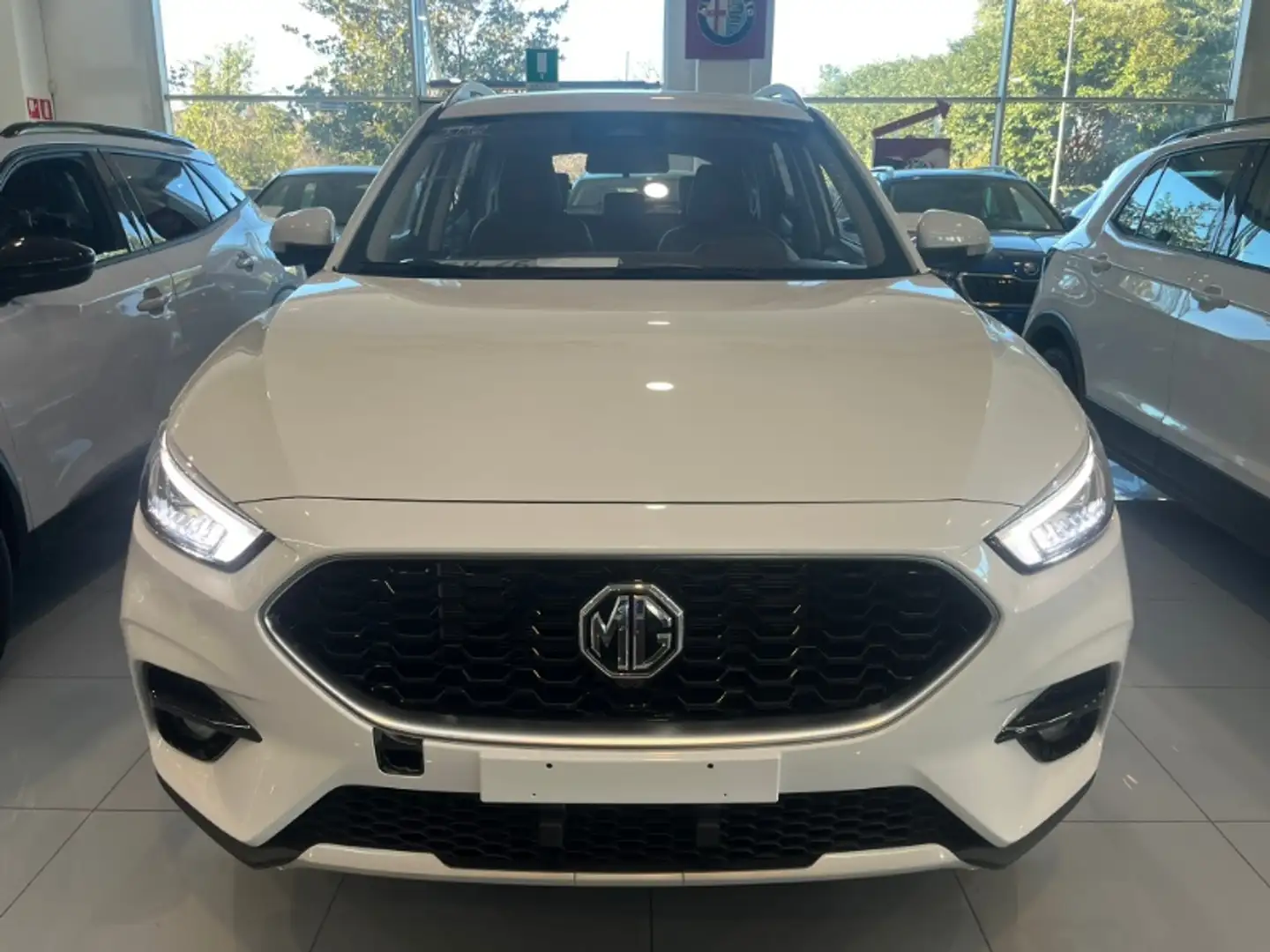 MG ZS 1.5 VTi-tech Luxury Weiß - 2