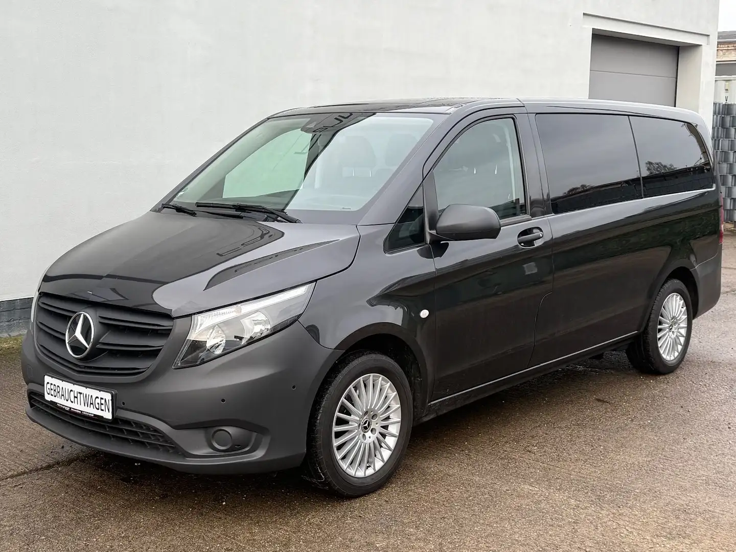 Mercedes-Benz Vito Tourer 114 CDI Edition lang, 9-Sitzer, AHK Grau - 1