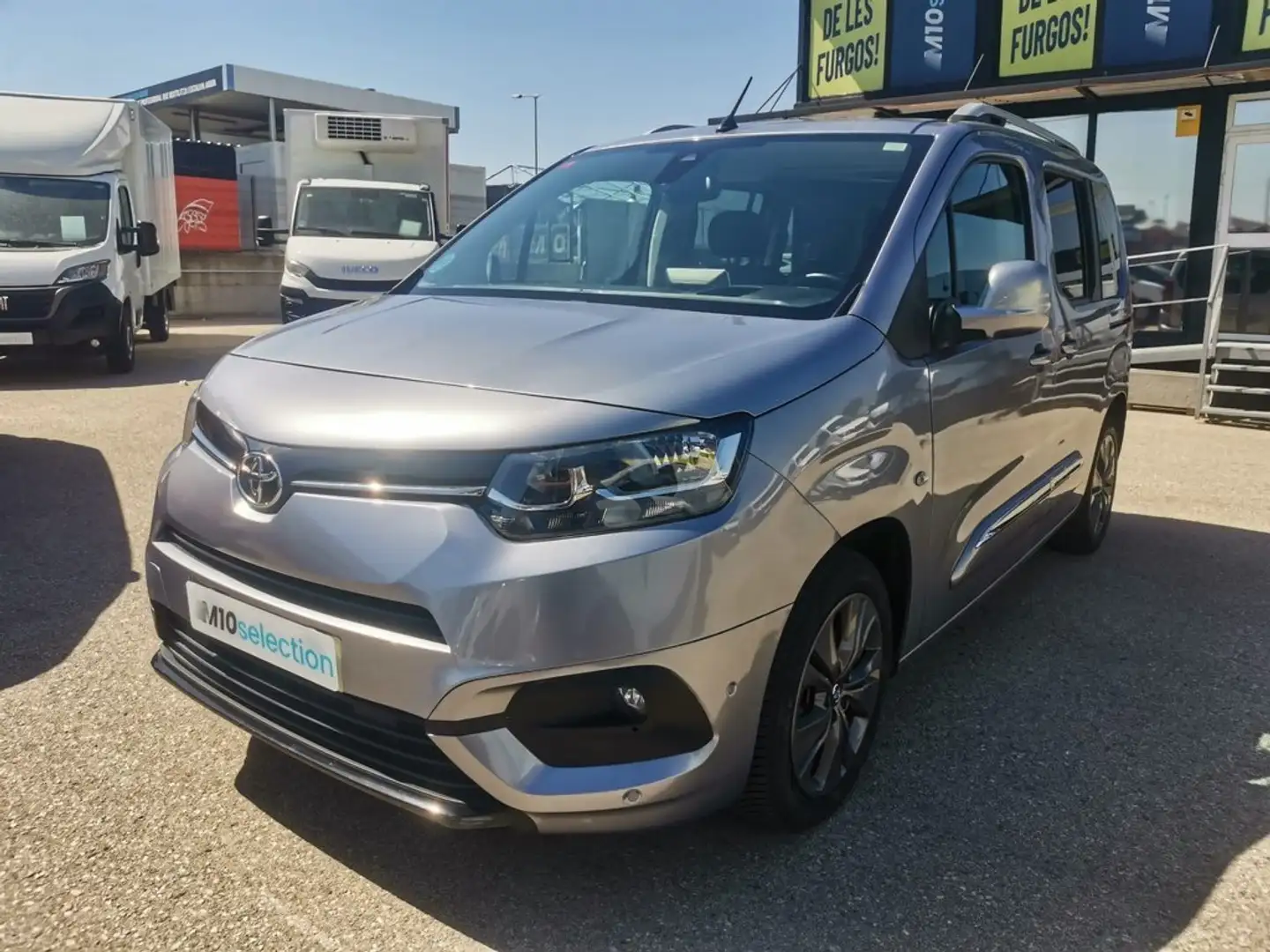 Toyota 1.2 96kW (130CV) Family Active Auto L1 Gris - 1