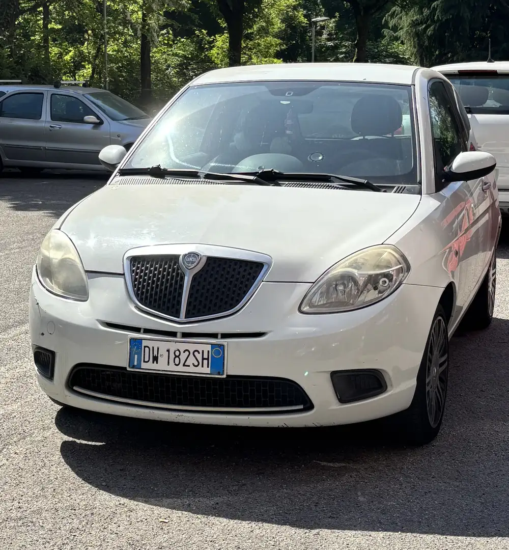 Lancia Y 1.2 8v LS c/airbag Alb - 1