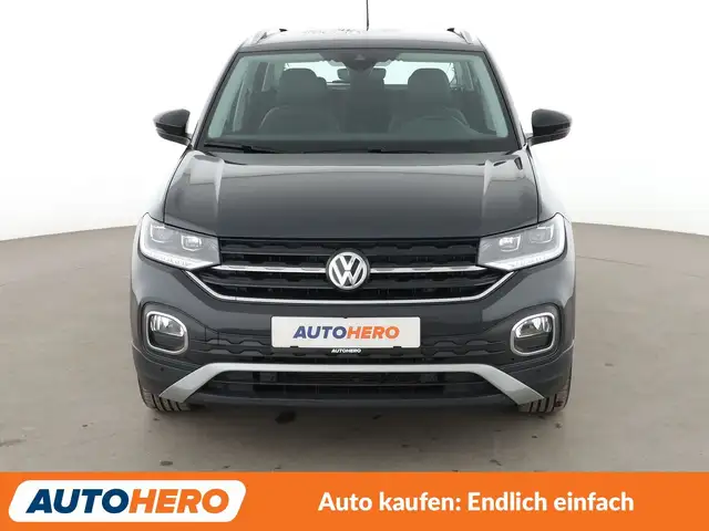 Volkswagen T-Cross view 9