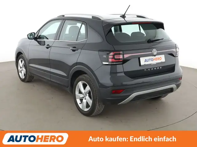 Volkswagen T-Cross view 4