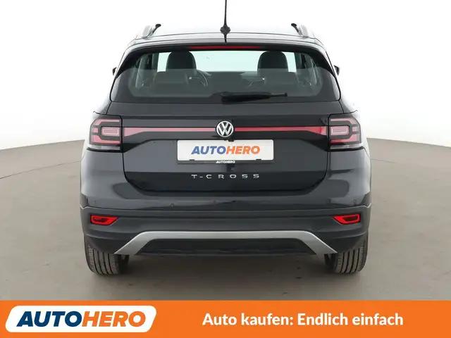 Volkswagen T-Cross view 5