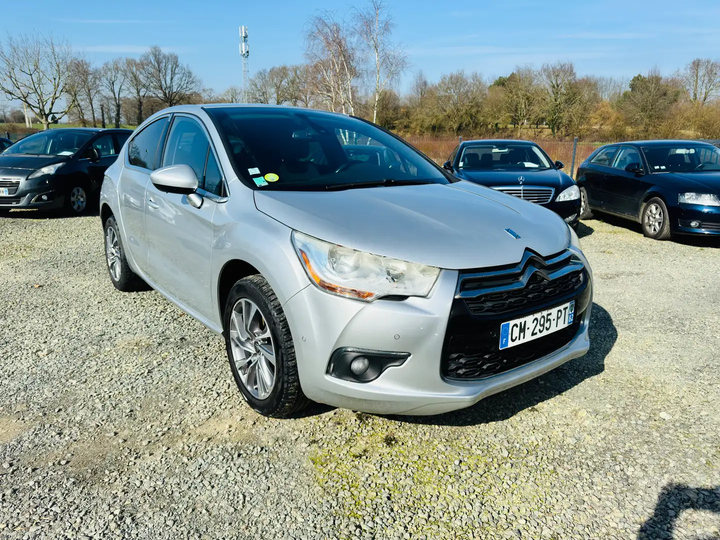 Citroen DS4 HDi 135 So Chic Gris - 2
