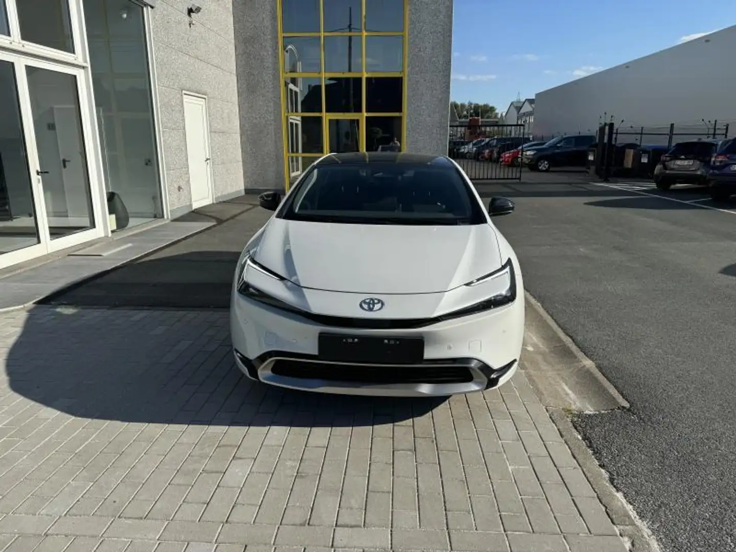 Toyota Prius Premium Plus PLUG IN DISPONIBL Blanco - 2