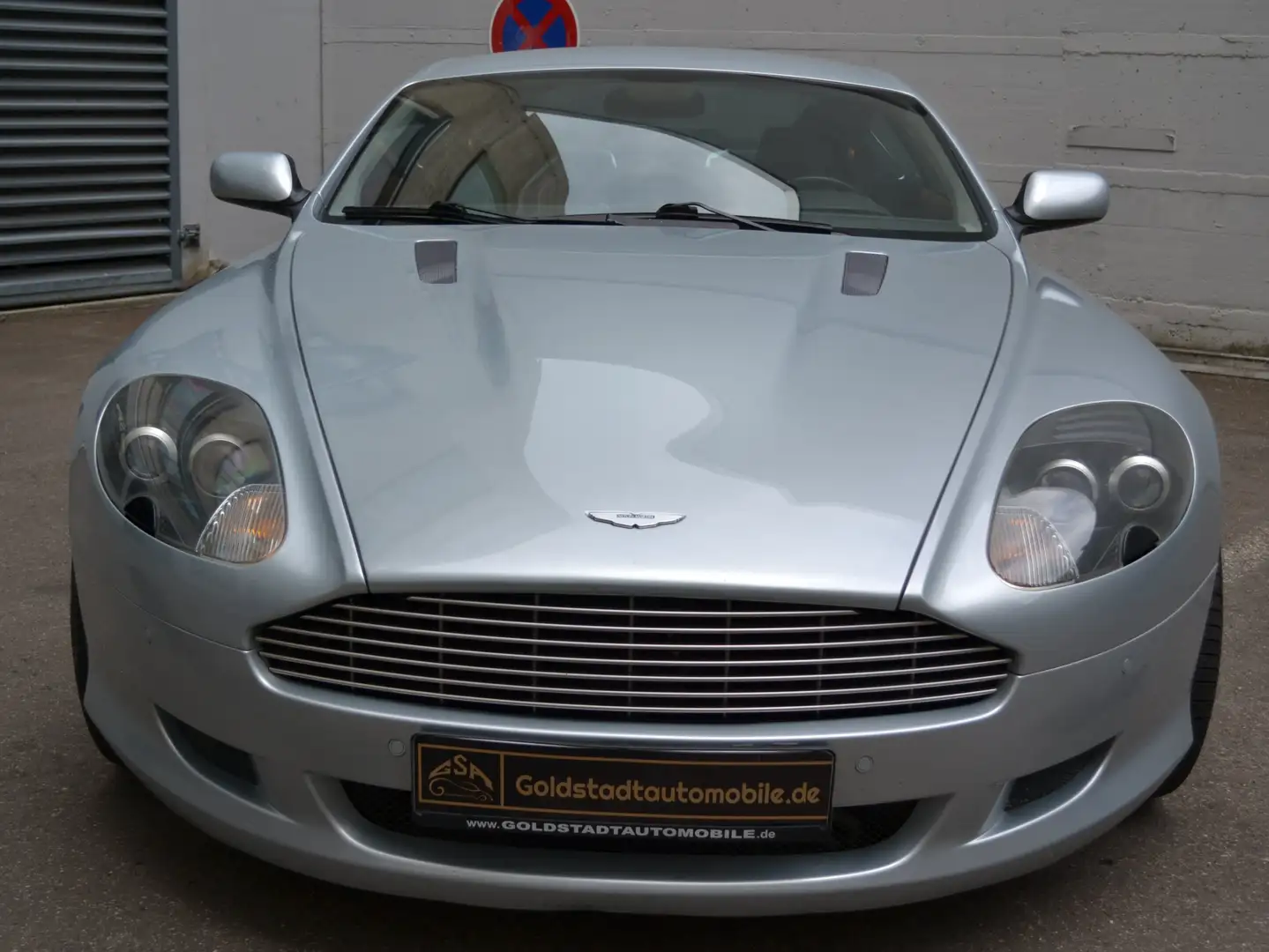Aston Martin DB9 Coupe V12 6.0 Plateado - 2