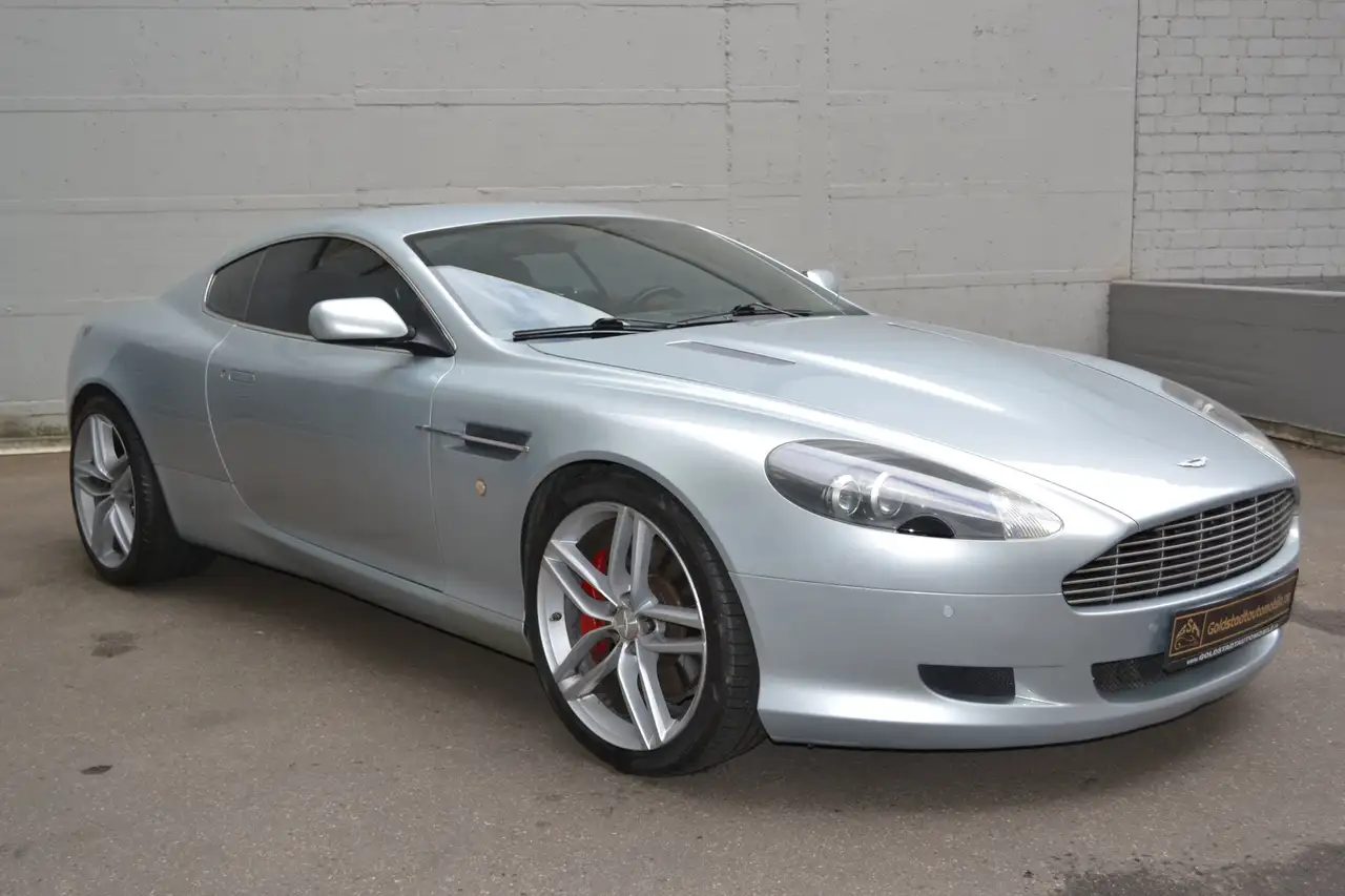 Aston Martin DB9