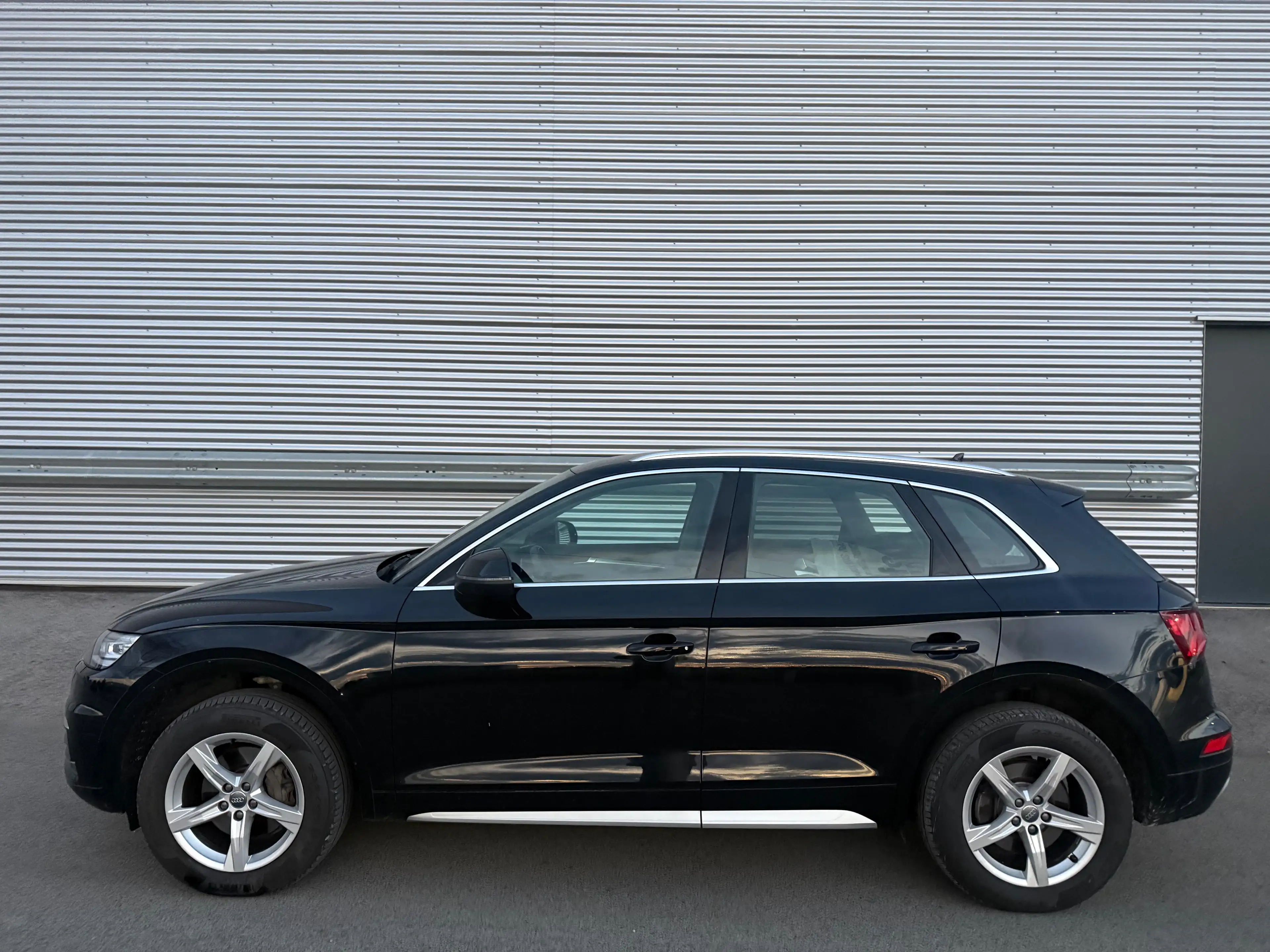 Audi Q5 2,0 TDI quattro sport S-tronic ID:17 — photo 4