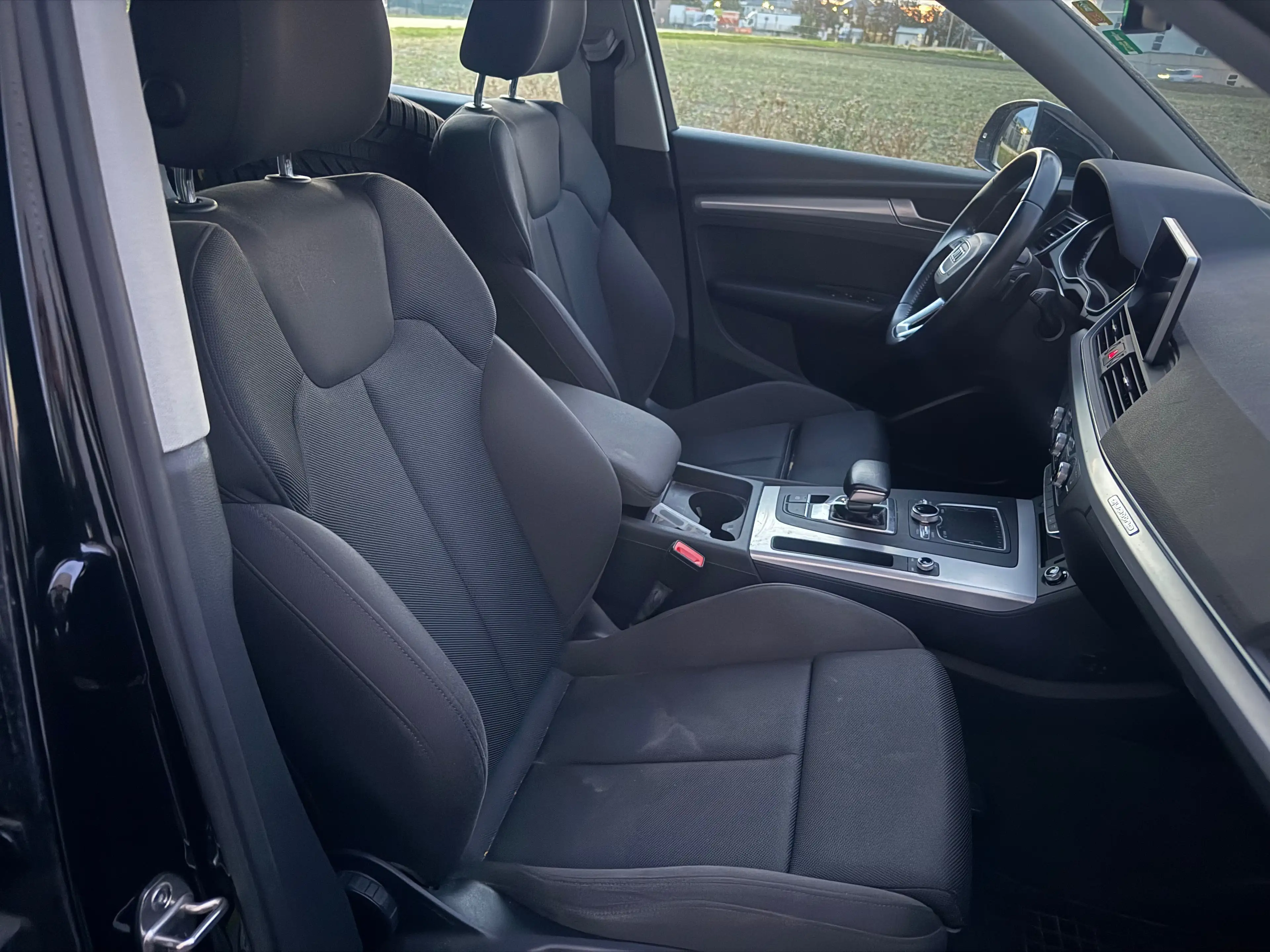 Audi Q5 2,0 TDI quattro sport S-tronic ID:17 — photo 9