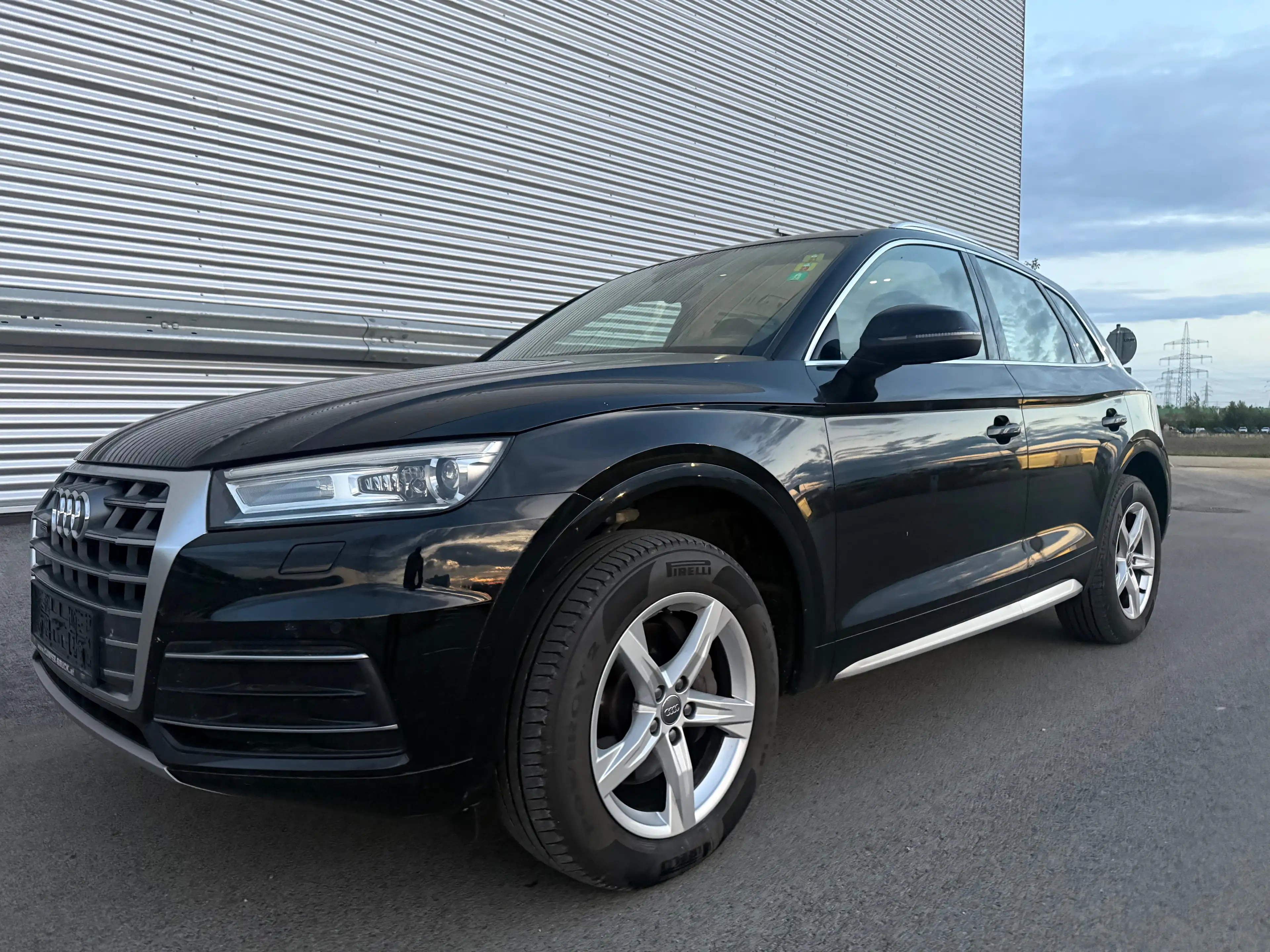 Audi Q5 2,0 TDI quattro sport S-tronic ID:17 — photo 2