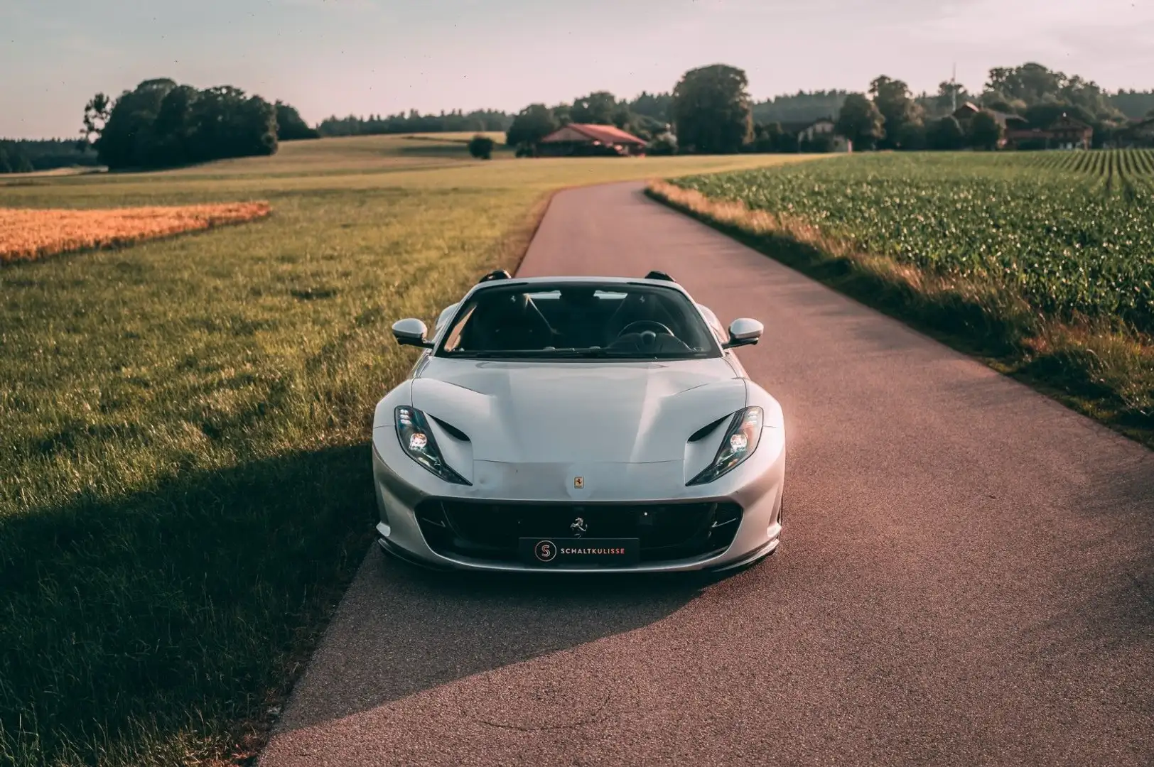 Ferrari 812 6.5 V12 GTS DCT F1 Srebrny - 2