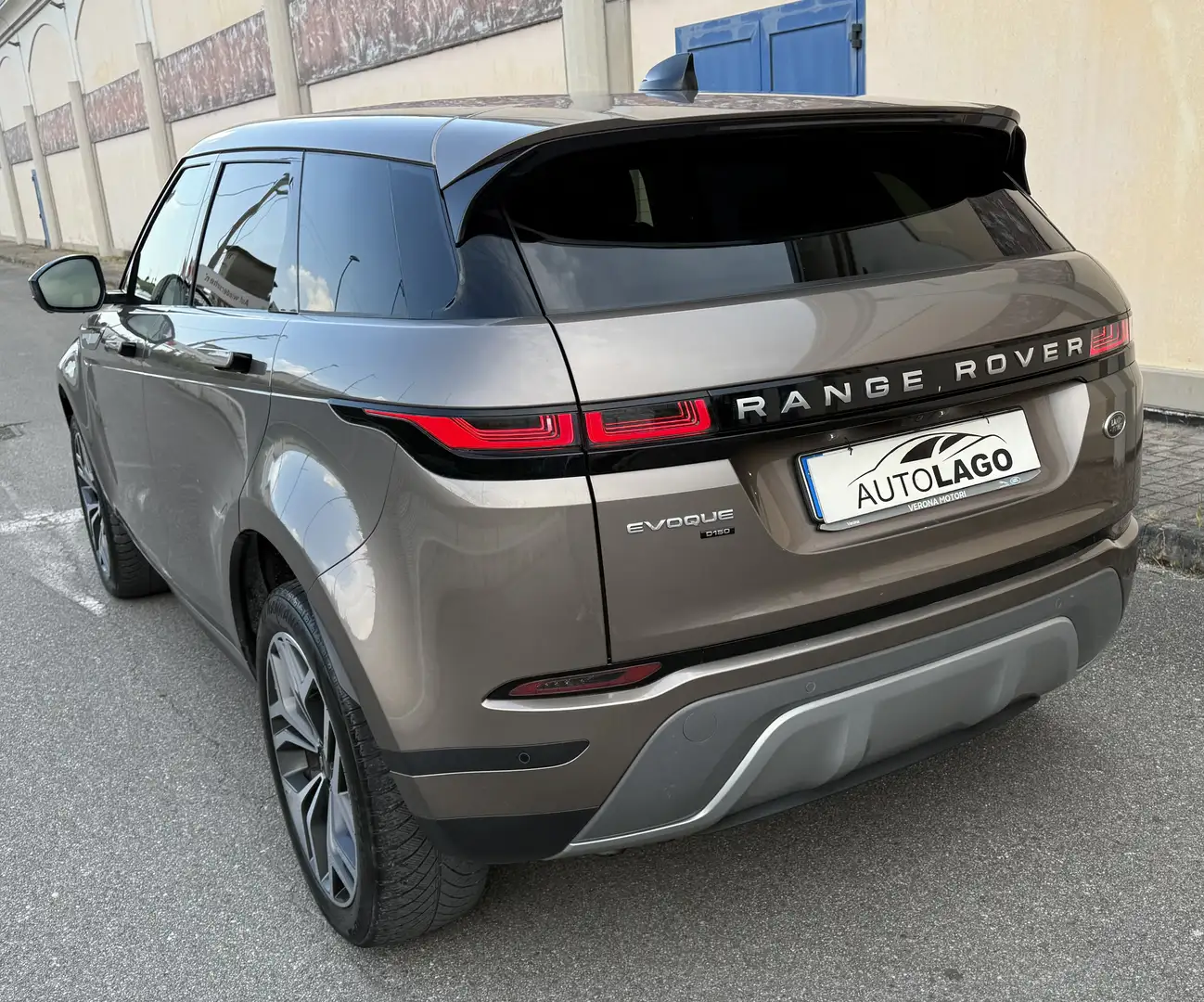 Land Rover Range Rover Evoque 2.0d i4 mhev awd 150cv auto Bronzo - 2