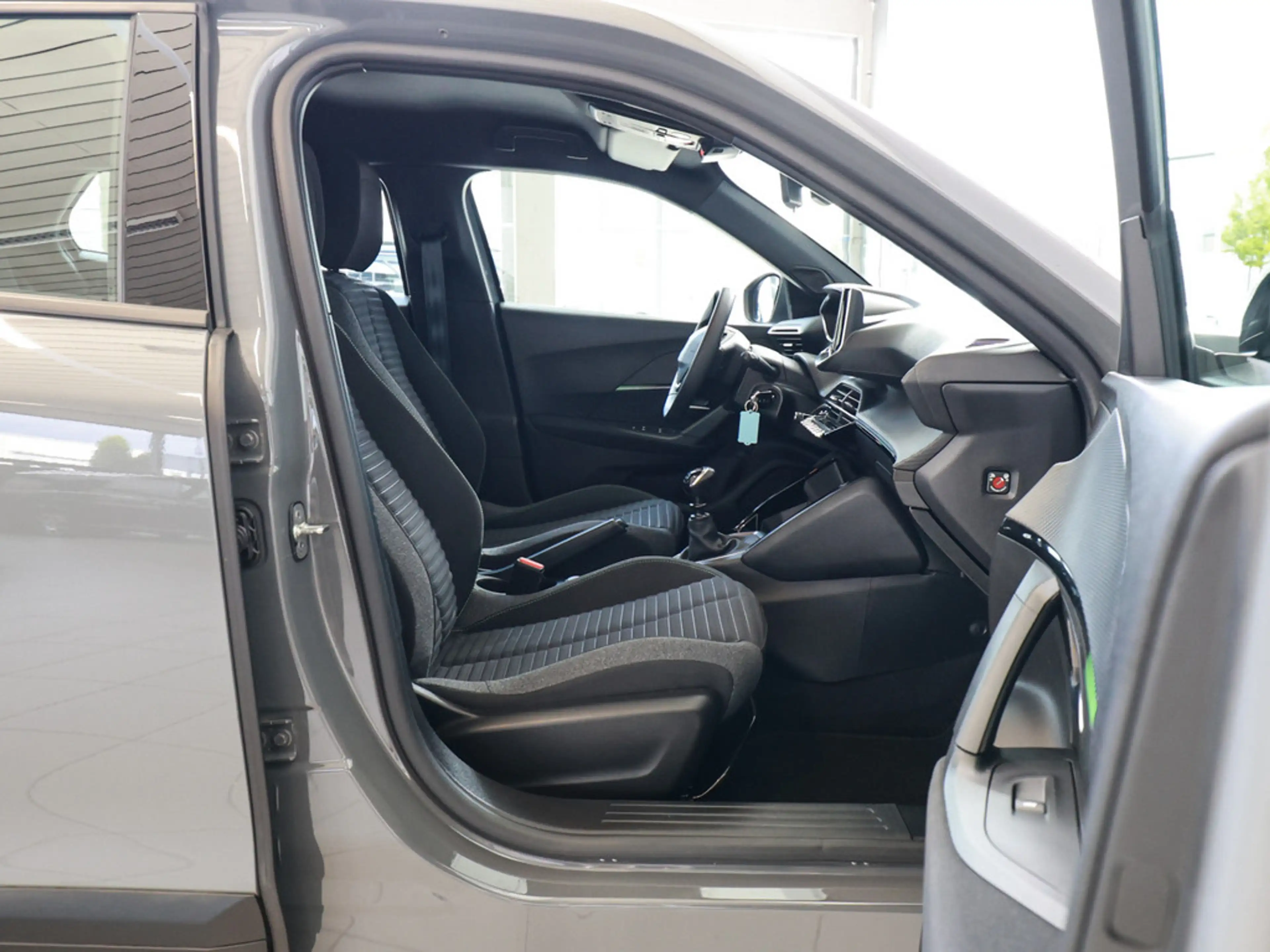 Peugeot 2008 PT100 LED SPURH. SHZ KLIMA PDC — photo 3