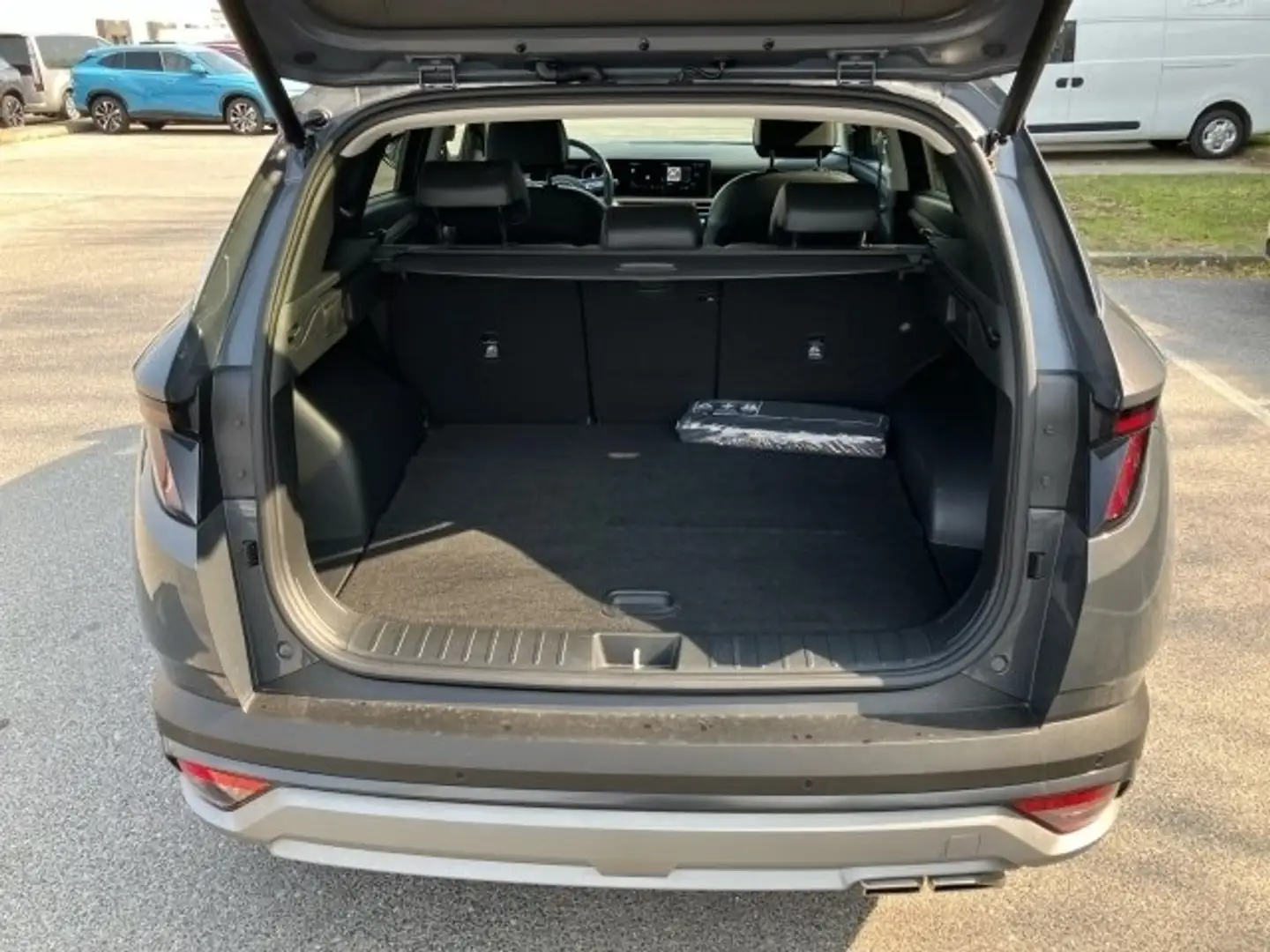 Hyundai TUCSON NX4 GO Plus 1,6 T-GDi PHEV 4WD AT Grau - 2