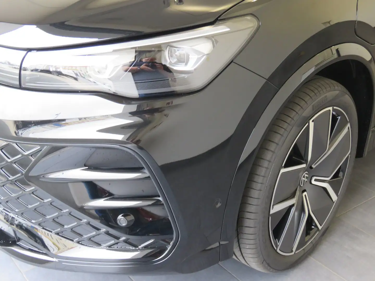 Volkswagen Tiguan Sport eHybrid DSG 150 kW Schwarz - 2