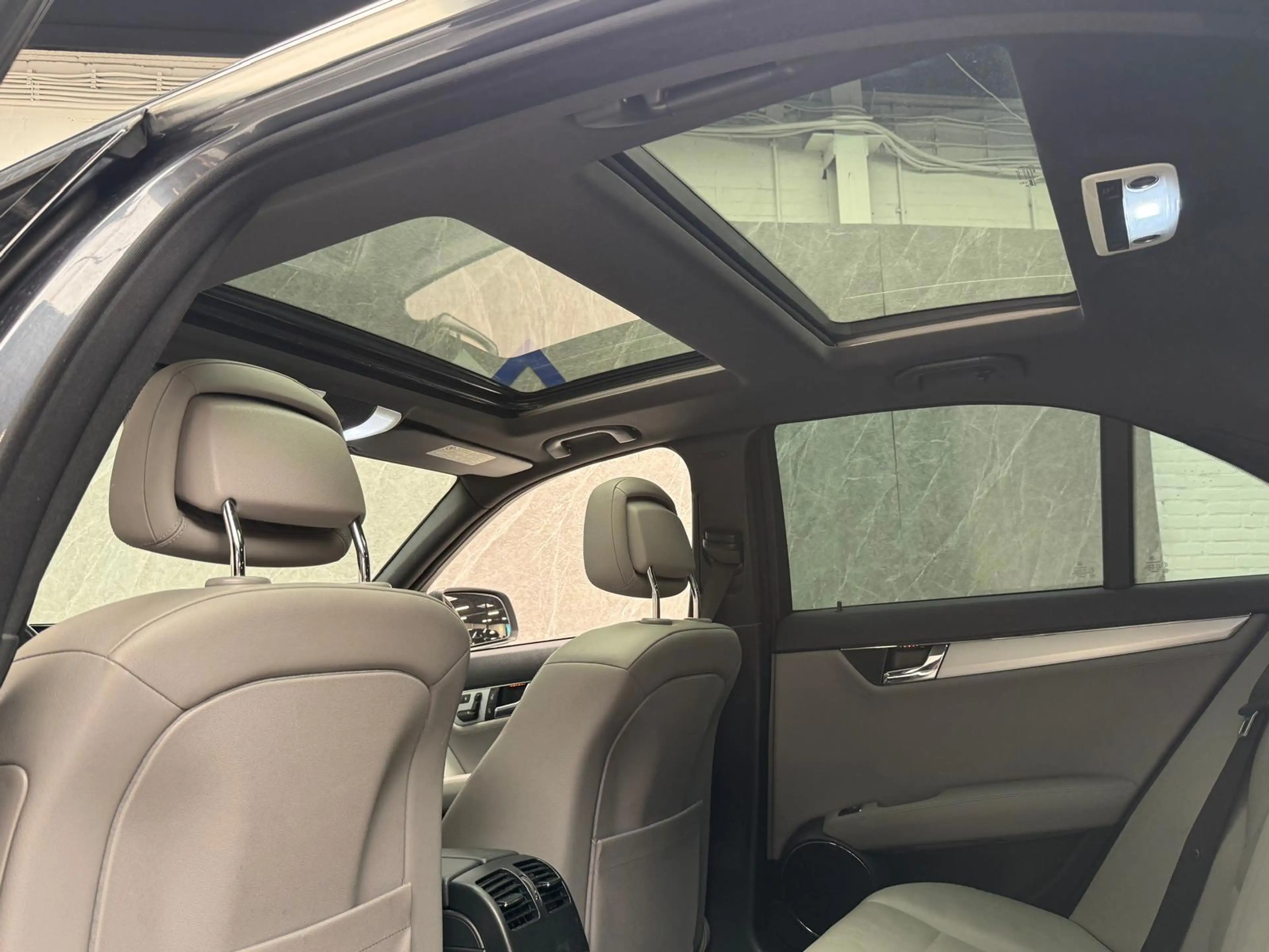 Mercedes-Benz C 350 272 PK / Panorama / APK — photo 13