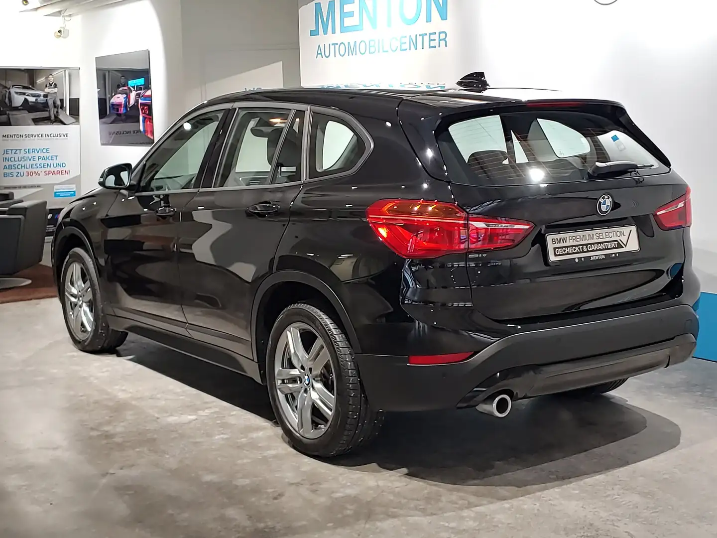 BMW X1 sDrive18i Advantage DAB Tempomat Klimaaut. Schwarz - 2