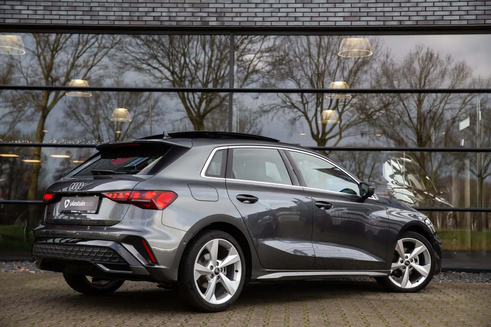 Audi A3 Sportback 35 TFSI S edition | Panoramadak, Sonos a Grau - 2