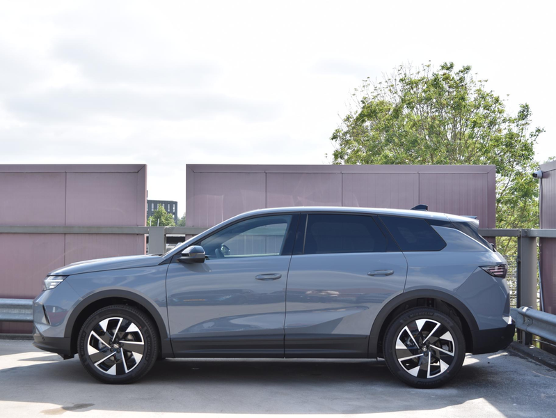 Opel Grandland 1.2 Turbo Hybrid Business Edition | PANORAMADAK | — photo 2