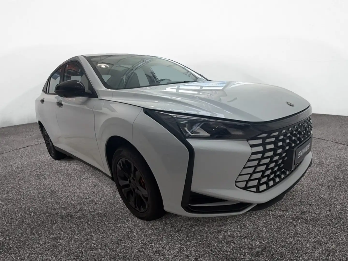 Dongfeng Shine 1.5L shadow edition AT - 1