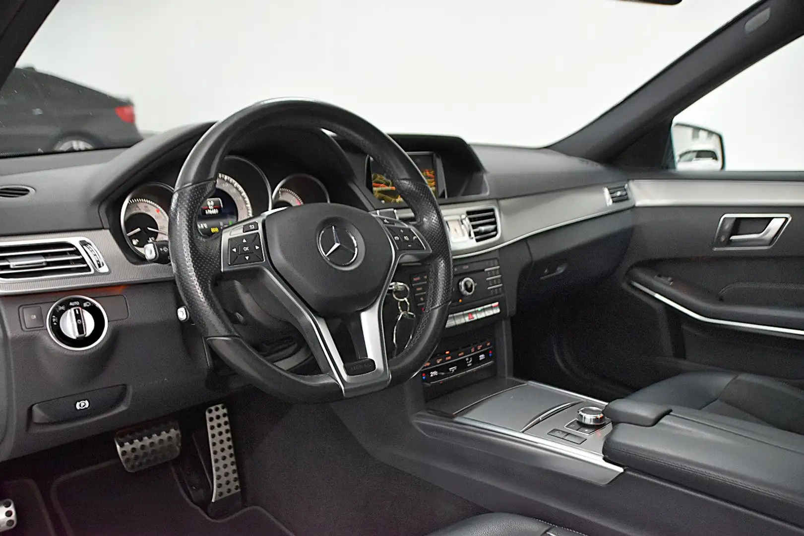 Mercedes-Benz E 350 T V6 BLUETEC 4-MATIC AMG-LINE SPORTPAKET Grau - 2
