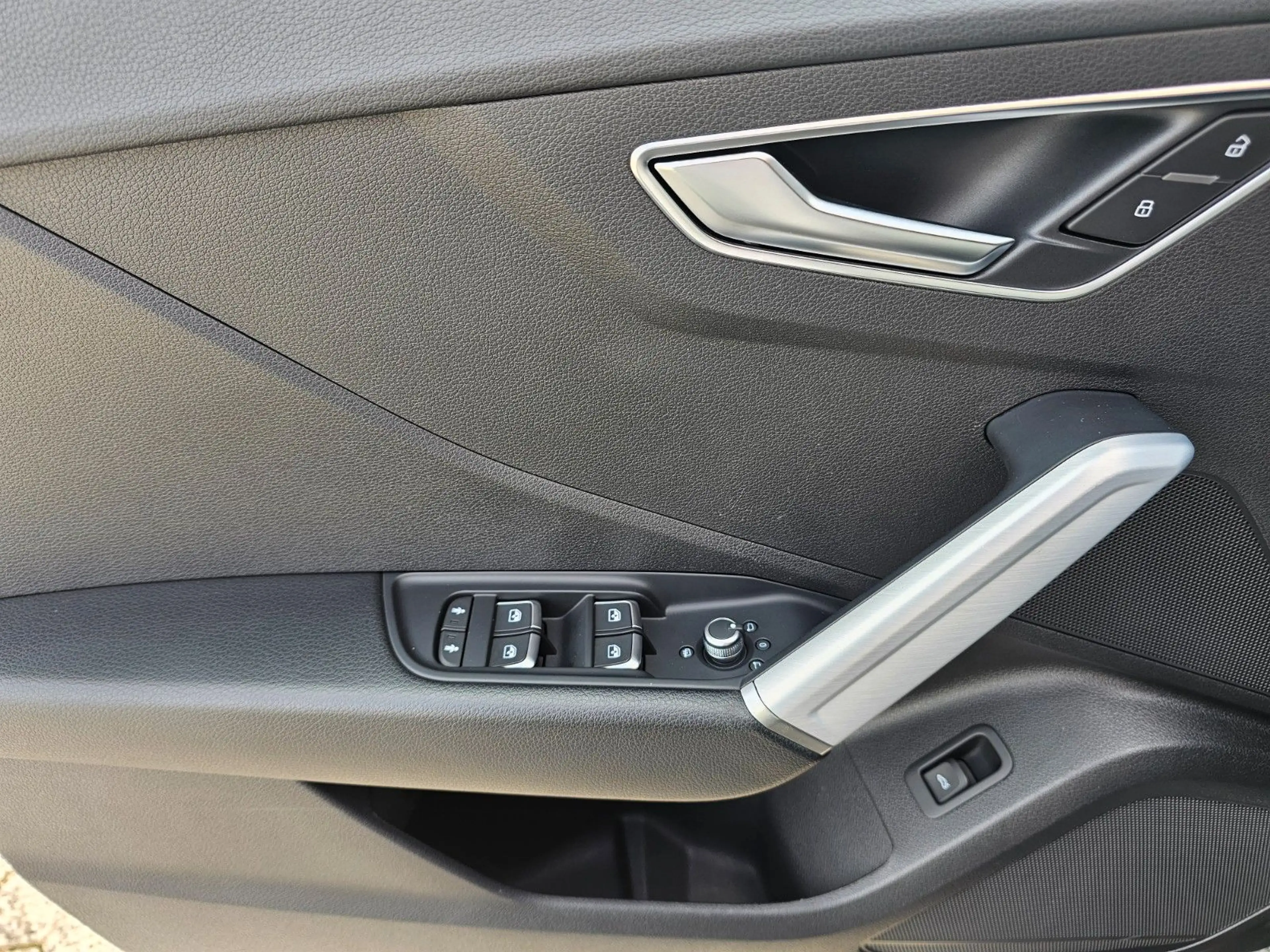 Audi Q2 S line Sport-Paket*Leder*MMI*LED*Soundsystem* — photo 10