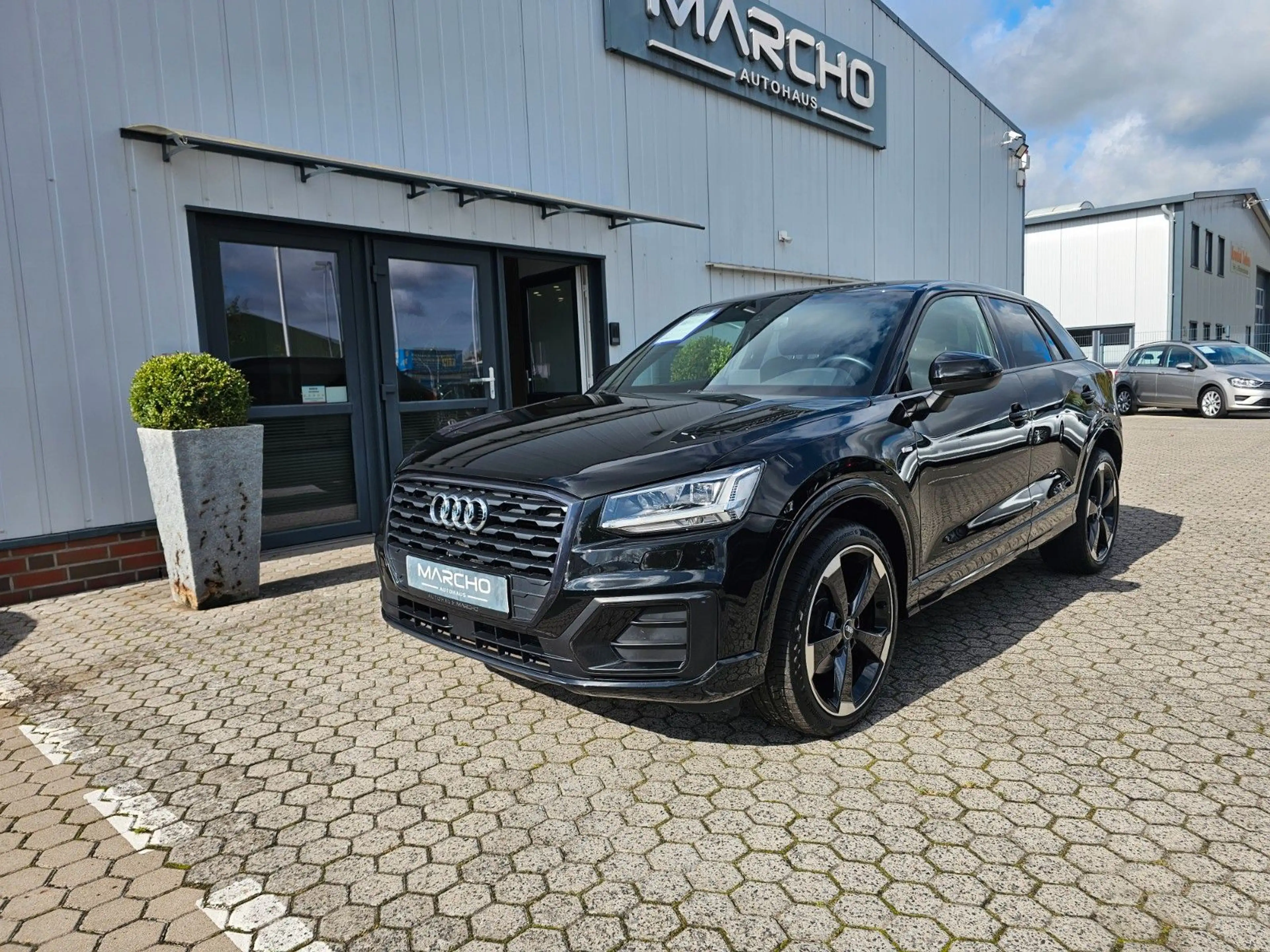 Audi Q2 S line Sport-Paket*Leder*MMI*LED*Soundsystem*