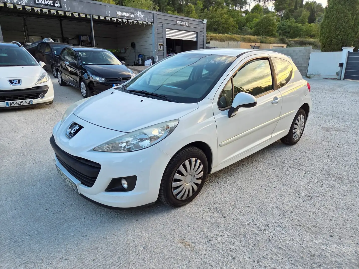 Peugeot 207 Access Weiß - 2