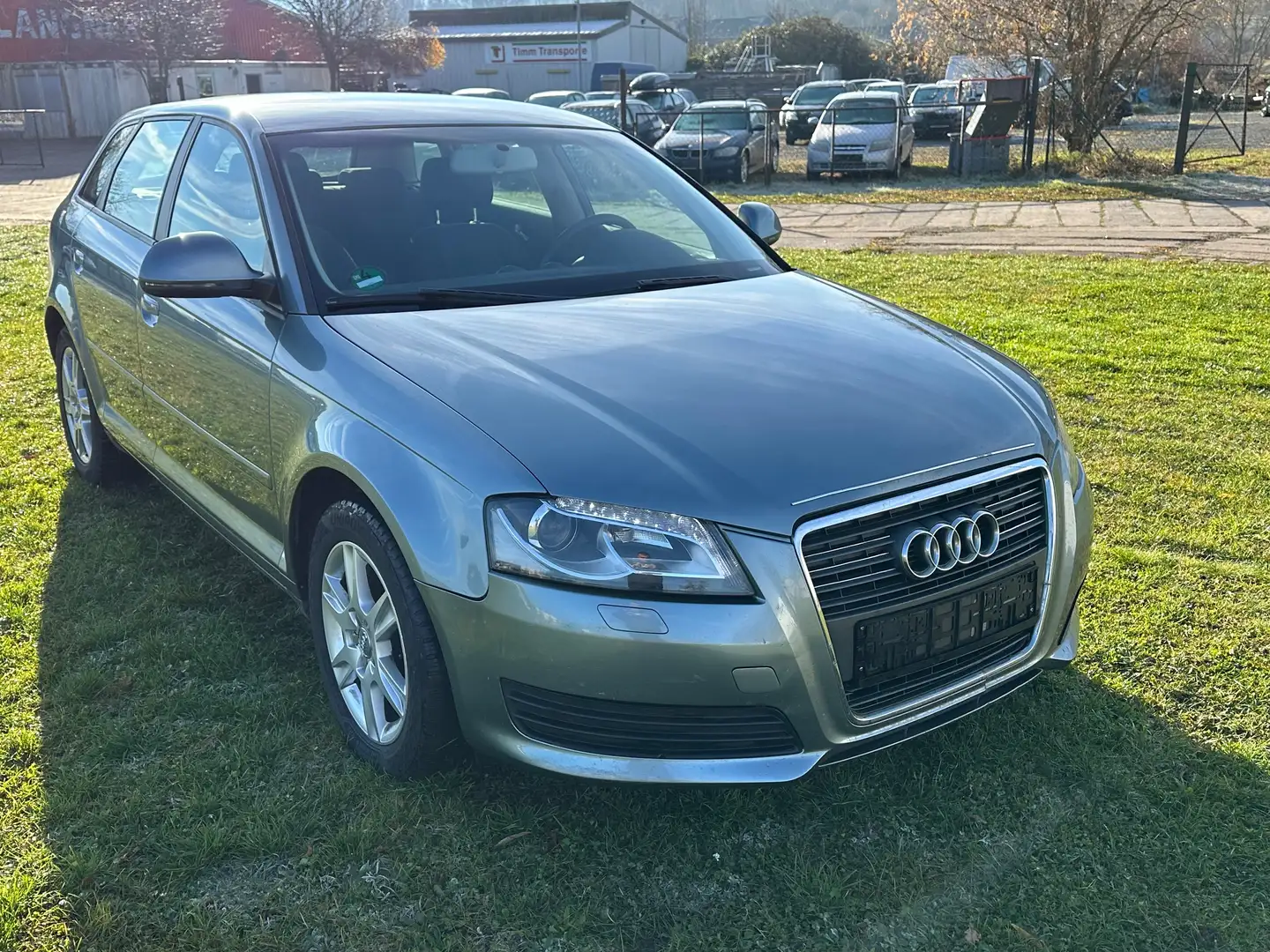 Audi A3 1.4 TFSI Attraction Grau - 2